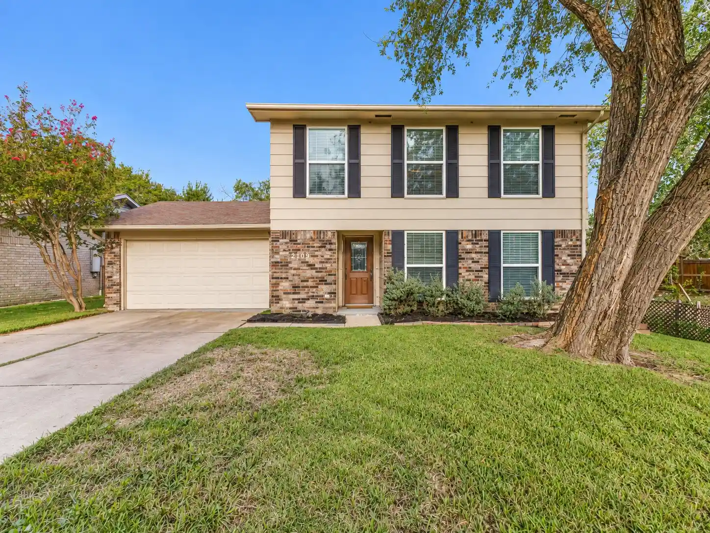 Photo 1 of Single family home for sale at 2109 Via Estrada, Carrollton, TX 75006 | MLS# 21407204 | Listing updated on 2026-10-09