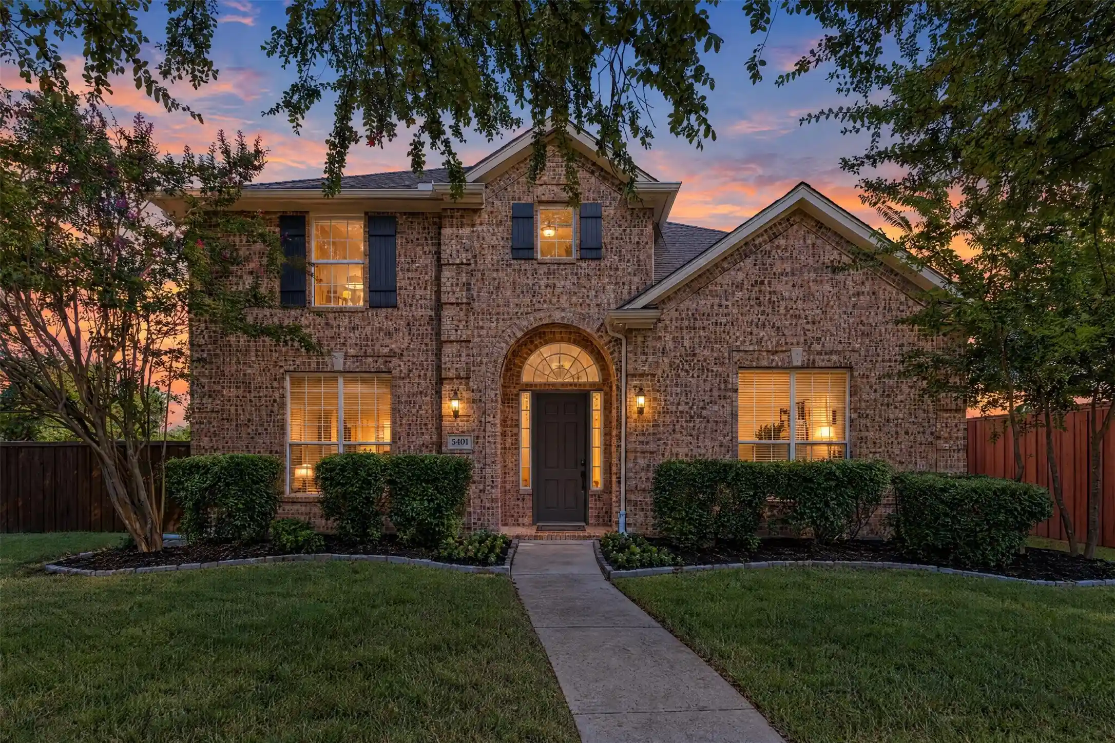 Photo 1 of Single family home for sale at 5401 Wolcott Pl, Richardson, TX 75082 | MLS# 21405351 | Listing updated on 2026-10-24