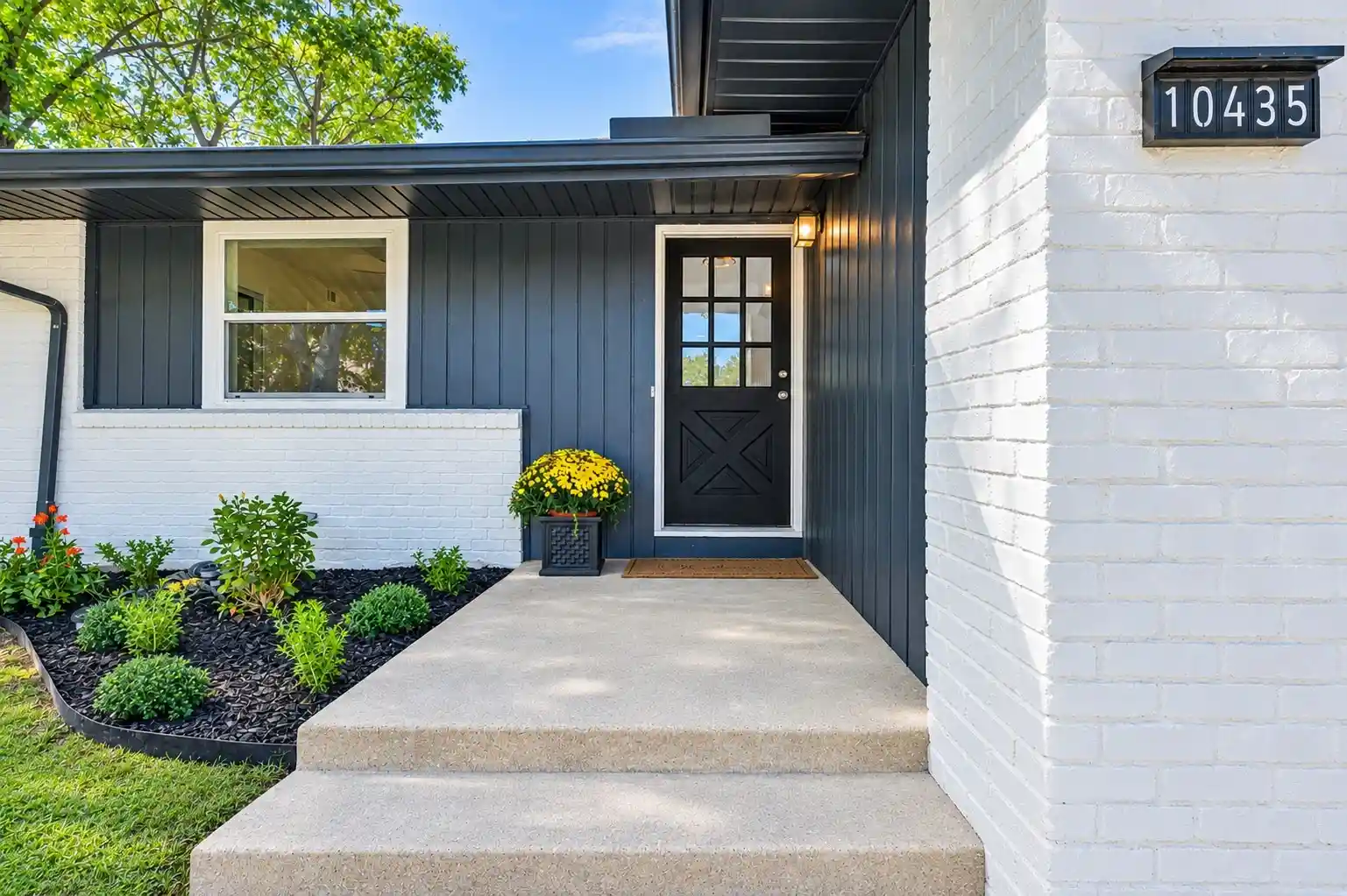 Photo 1 of Sale Pending at 10435 Cromwell Dr, Dallas, TX 75229 | MLS# 21407307 | Listing updated on 2026-10-26
