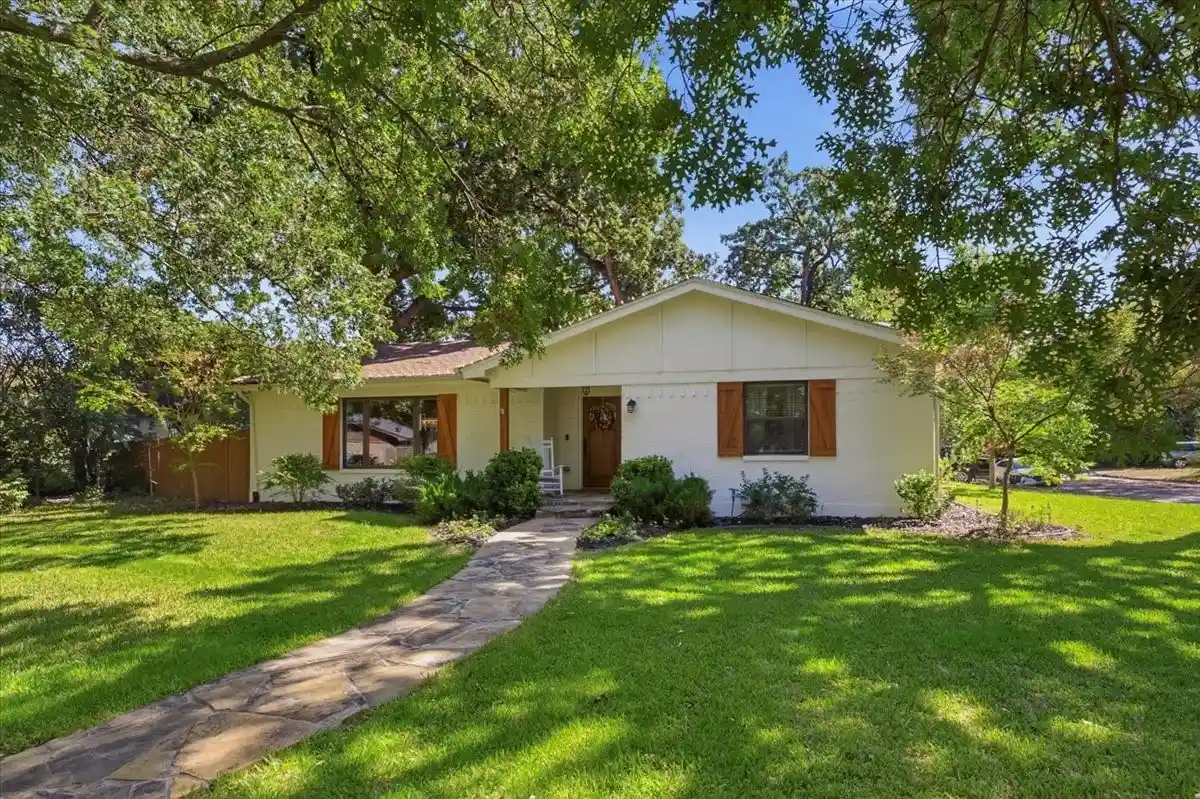 Photo 1 of Single family home for sale at 5317 Santa Marie Ave, Fort Worth, TX 76114 | MLS# 21406236 | Listing updated on 2026-10-09