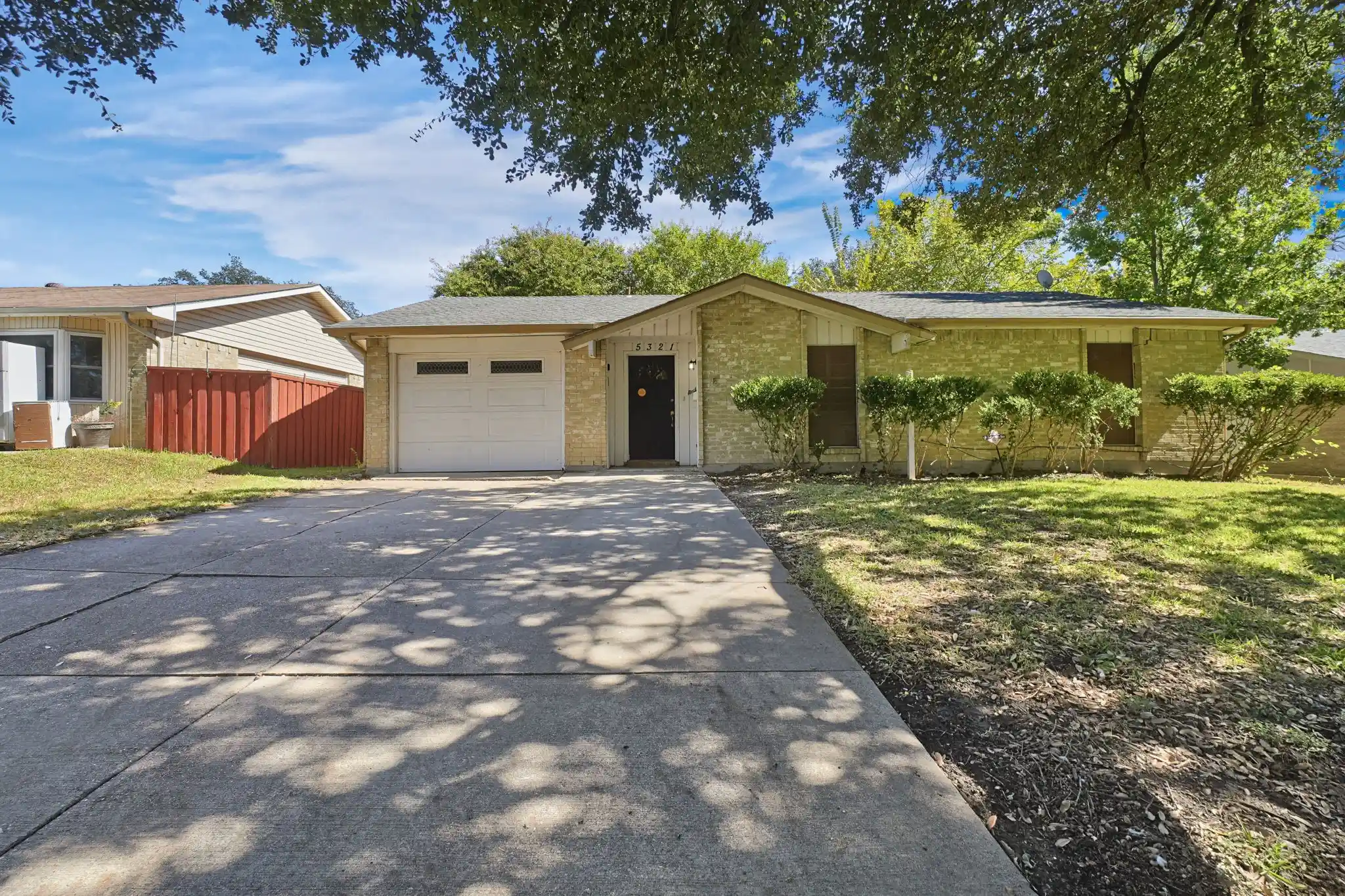 Single family home for sale at 5321 Saddleback Rd, Garland, TX 75043 | MLS# 21406617