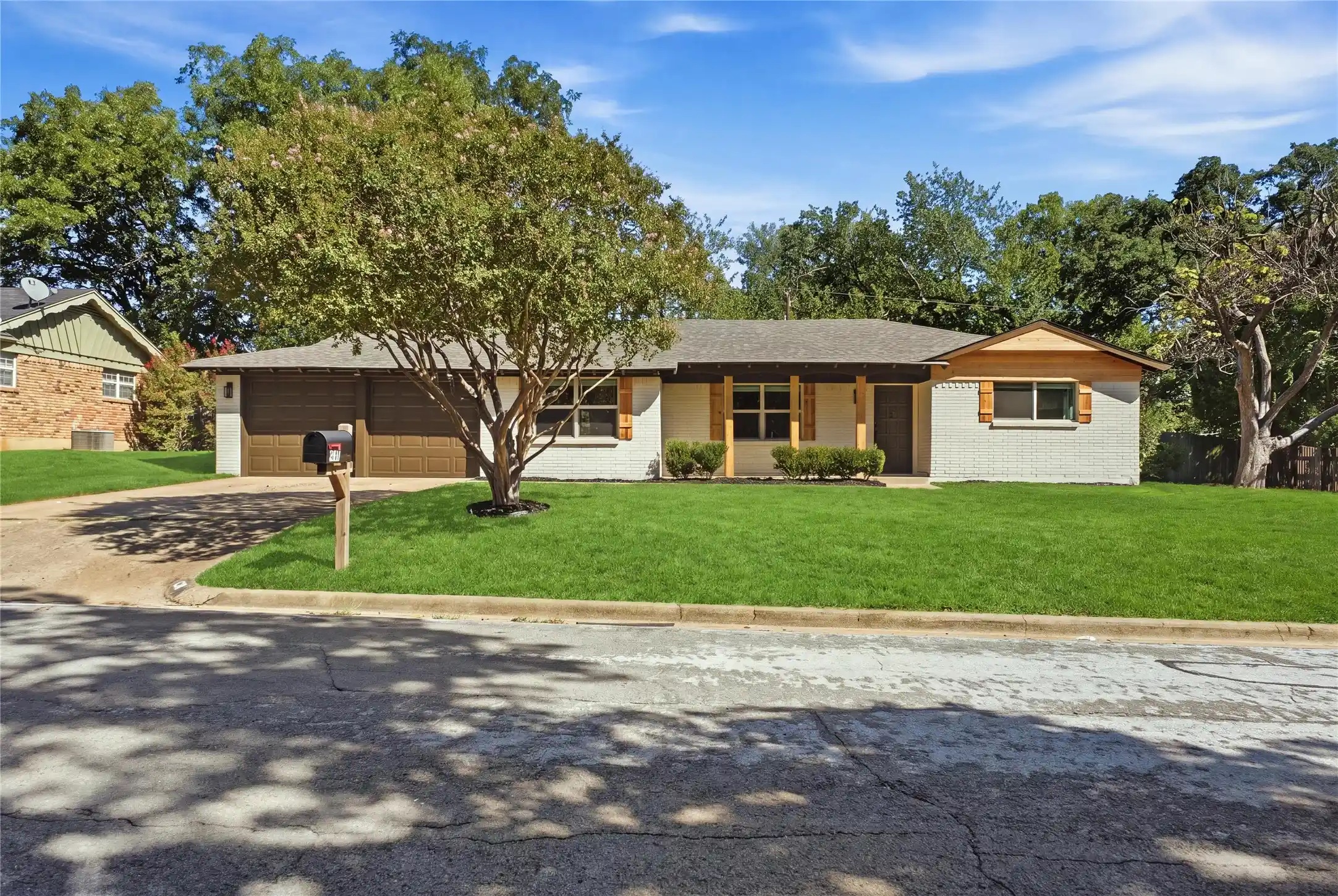 Photo 1 of Sale Pending at 516 Caduceus Ln, Hurst, TX 76053 | MLS# 21407566 | Listing updated on 2026-10-26