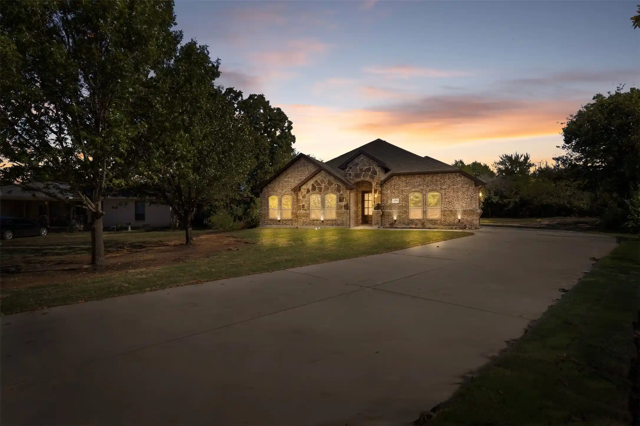 Photo 1 of Sale Pending at 1594 E Springcrest Cir, Lancaster, TX 75134 | MLS# 21407574 | Listing updated on 2026-10-25