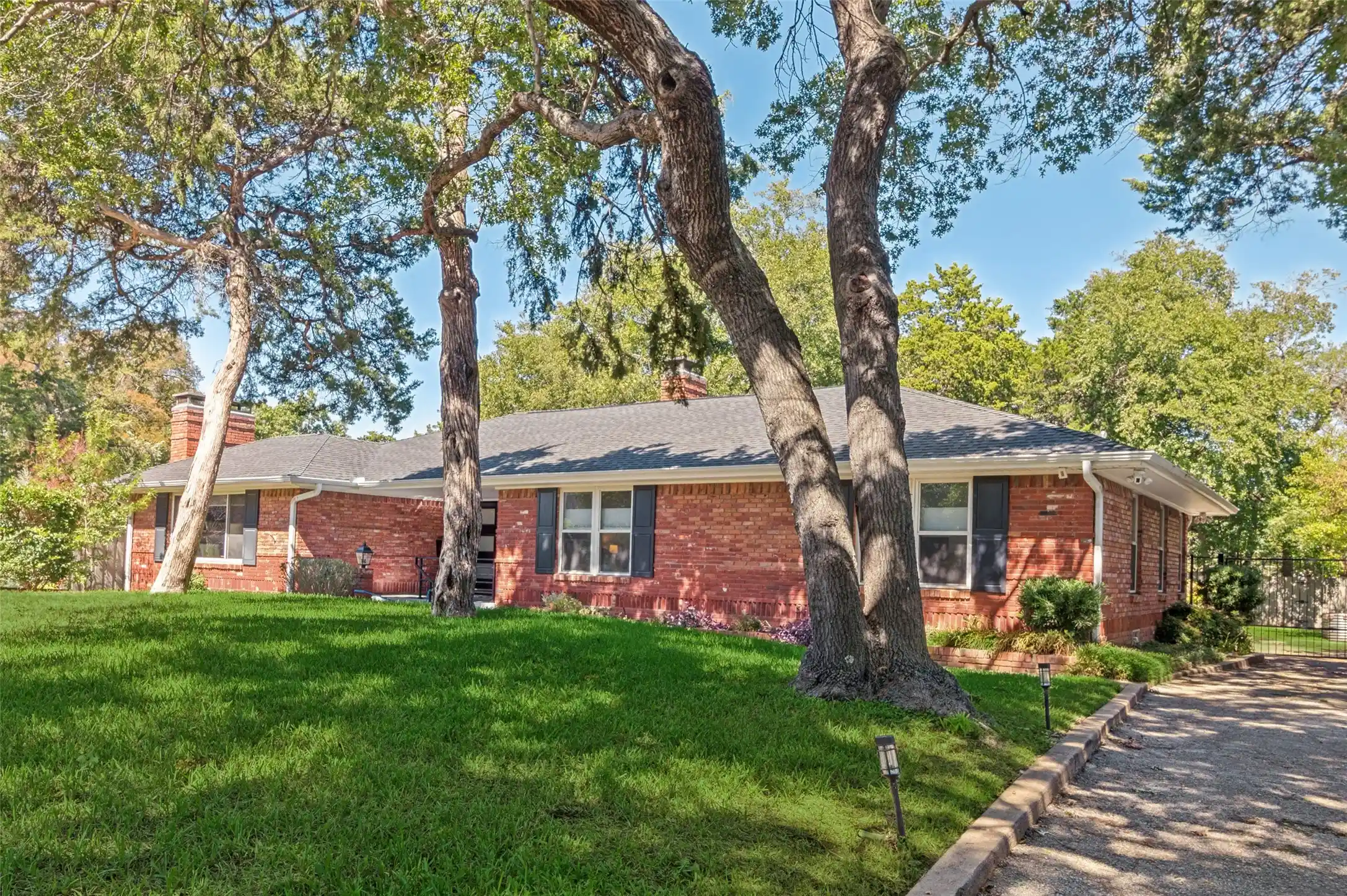 Photo 1 of Single family home for sale at 447 W Colorado Blvd, Dallas, TX 75208 | MLS# 21407580 | Listing updated on 2026-10-27
