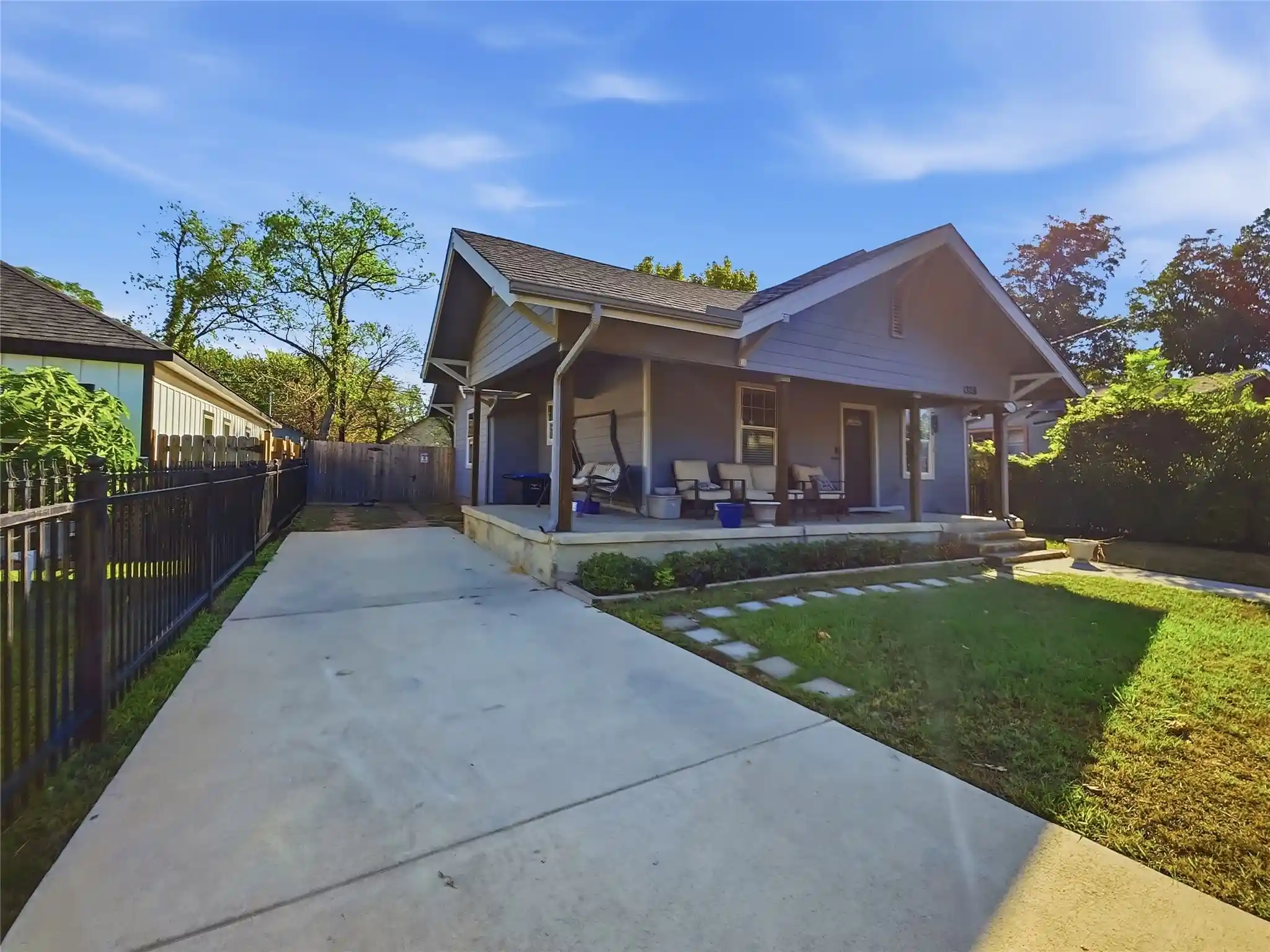 Photo 1 of Single family home for sale at 1328 Elmwood Ave, Fort Worth, TX 76104 | MLS# 21406505 | Listing updated on 2026-10-26