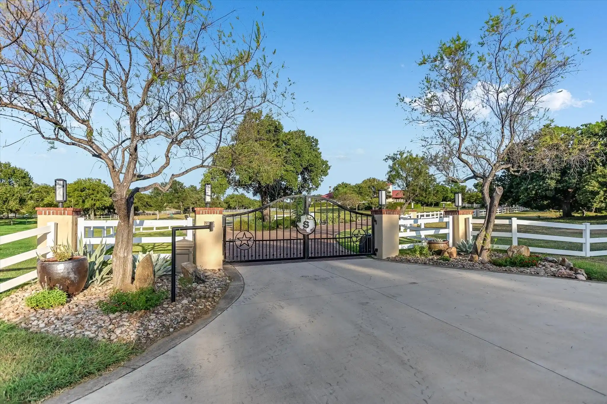 Photo 1 of Mansion for sale at 409 Haney Tr, Horseshoe Bay, TX 78657 | MLS# 21407604 | Listing updated on 2026-10-14
