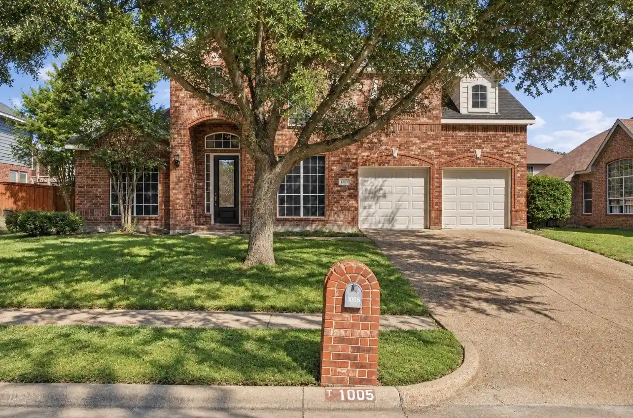 Photo 1 of Single family home for sale at 1005 Raspberry Ln, De Soto, TX 75115 | MLS# 21407695 | Listing updated on 2026-10-29