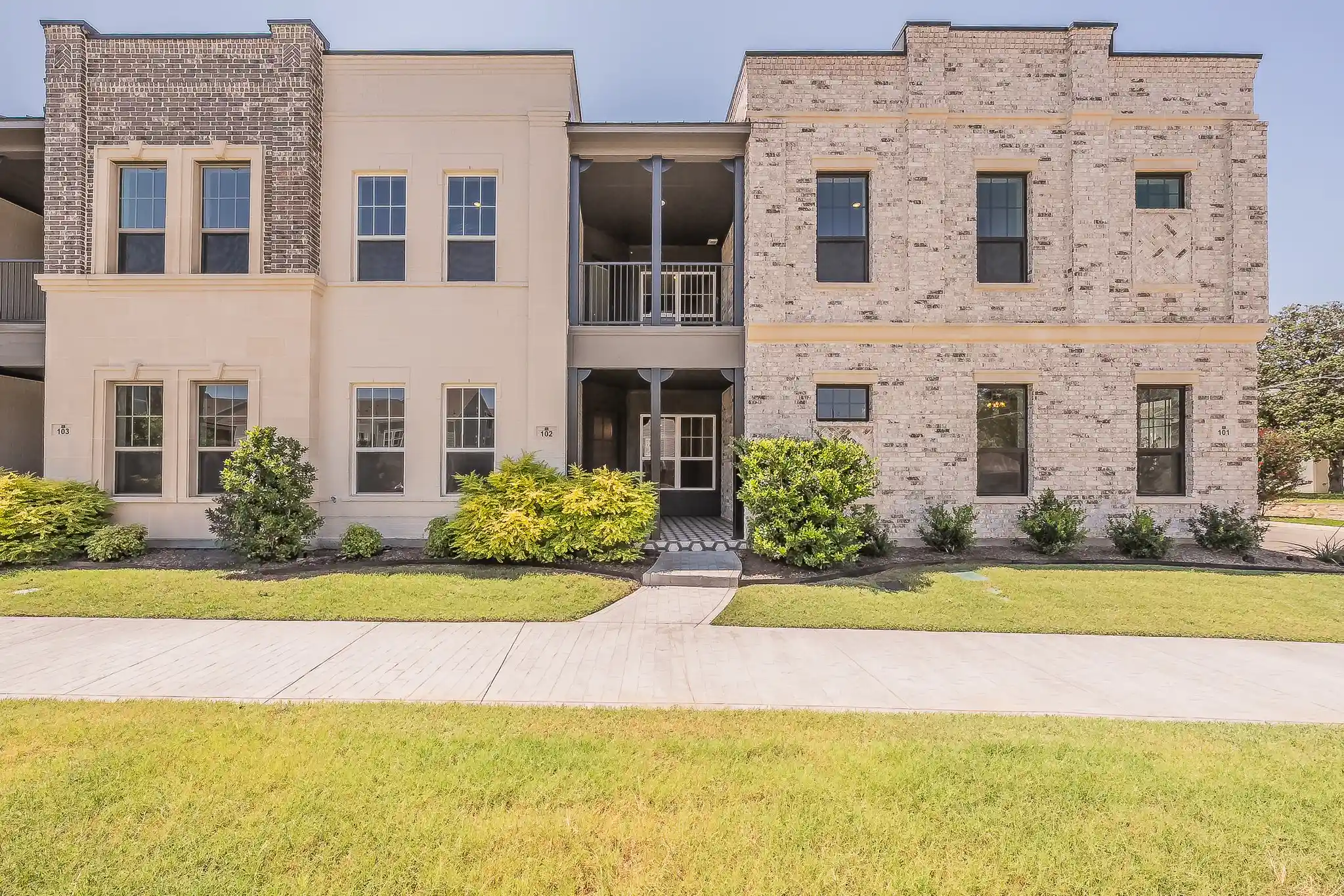 Condo for sale at 305 Sunset Ln #102, Fort Worth, TX 76114 | MLS# 21405895