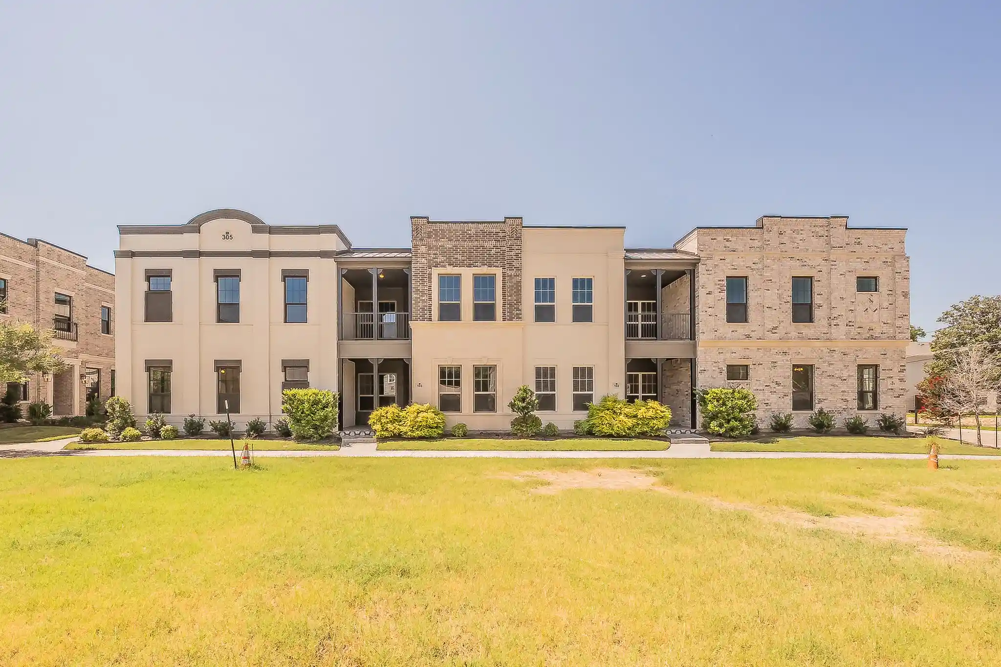 Condo for sale at 305 Sunset Ln #104, Fort Worth, TX 76114 | MLS# 21405882