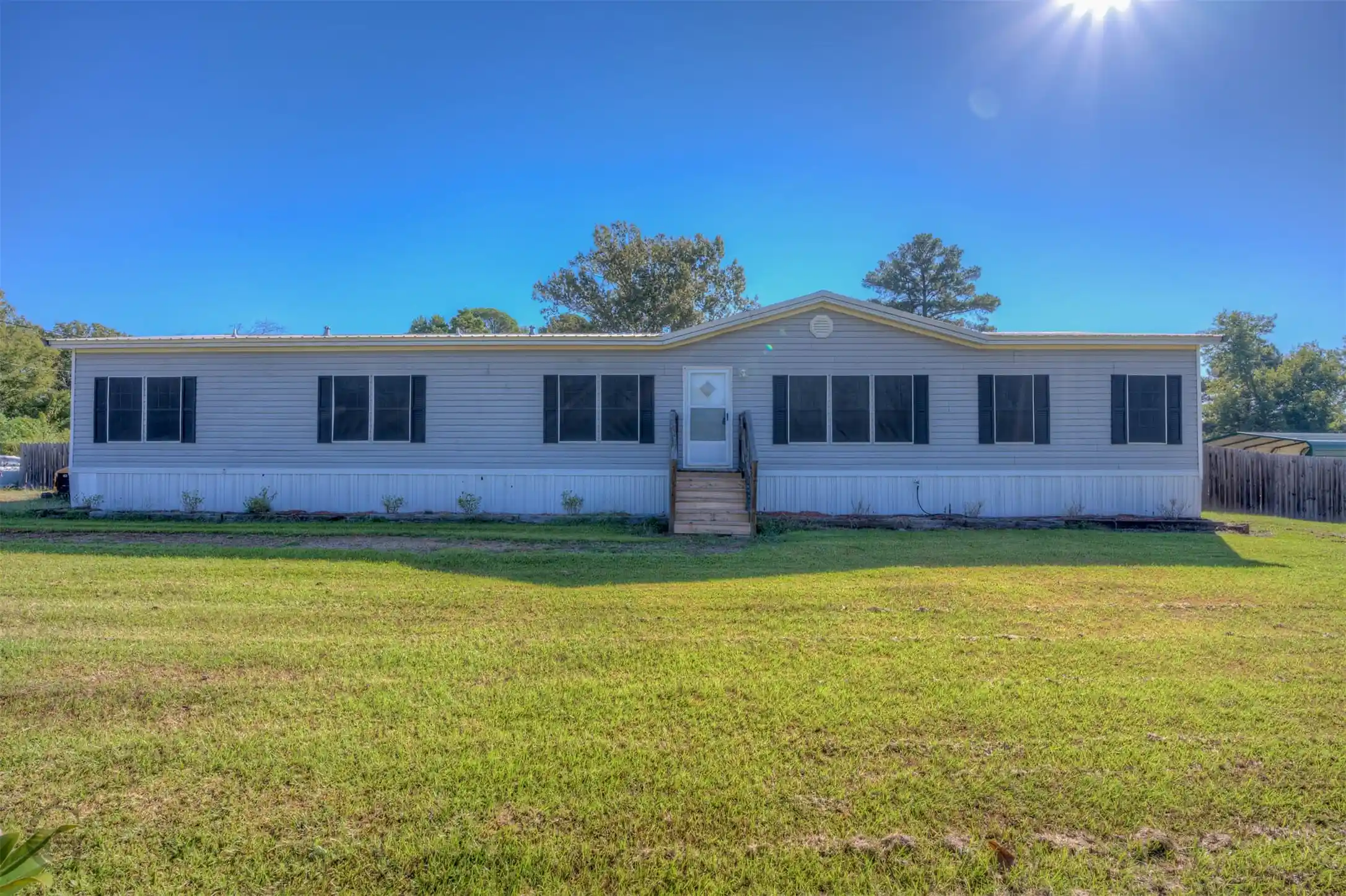 Photo 1 of Manufactured home for sale at 196 Black Oak Dr, Stonewall, LA 71078 | MLS# 21405365 | Listing updated on 2026-10-19