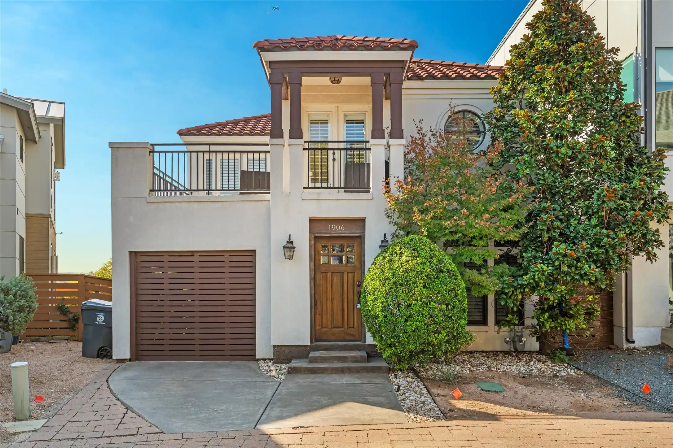 Single family home for sale at 1906 Malone Cliff View, Dallas, TX 75208 | MLS# 21403235