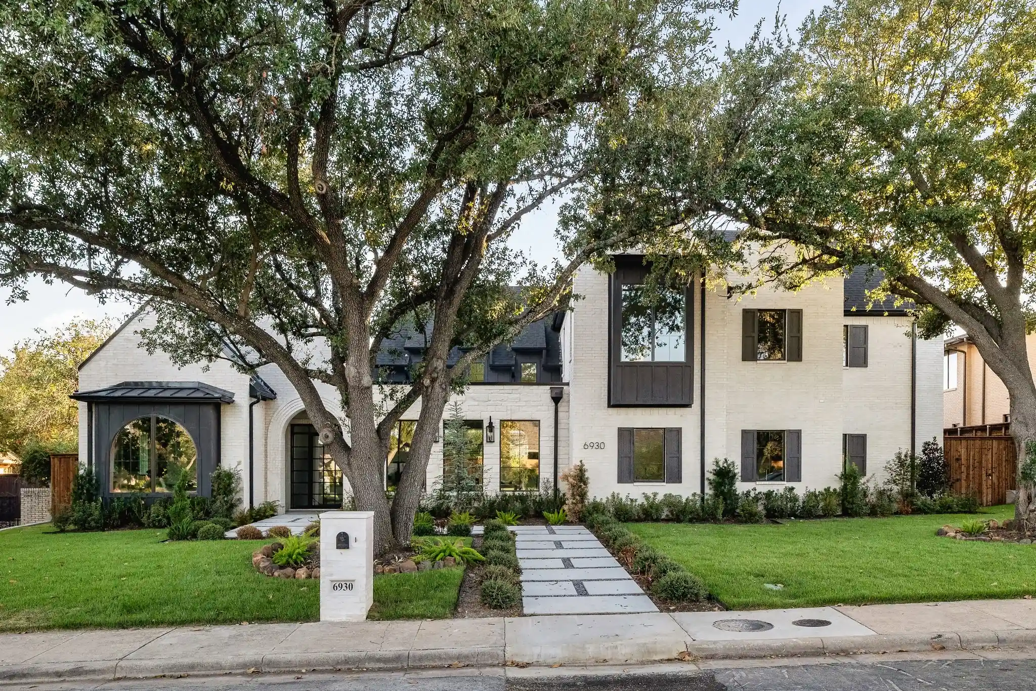 Photo 1 of Mansion for sale at 6930 Pemberton Dr, Dallas, TX 75230 | MLS# 21390214 | Listing updated on 2026-10-29