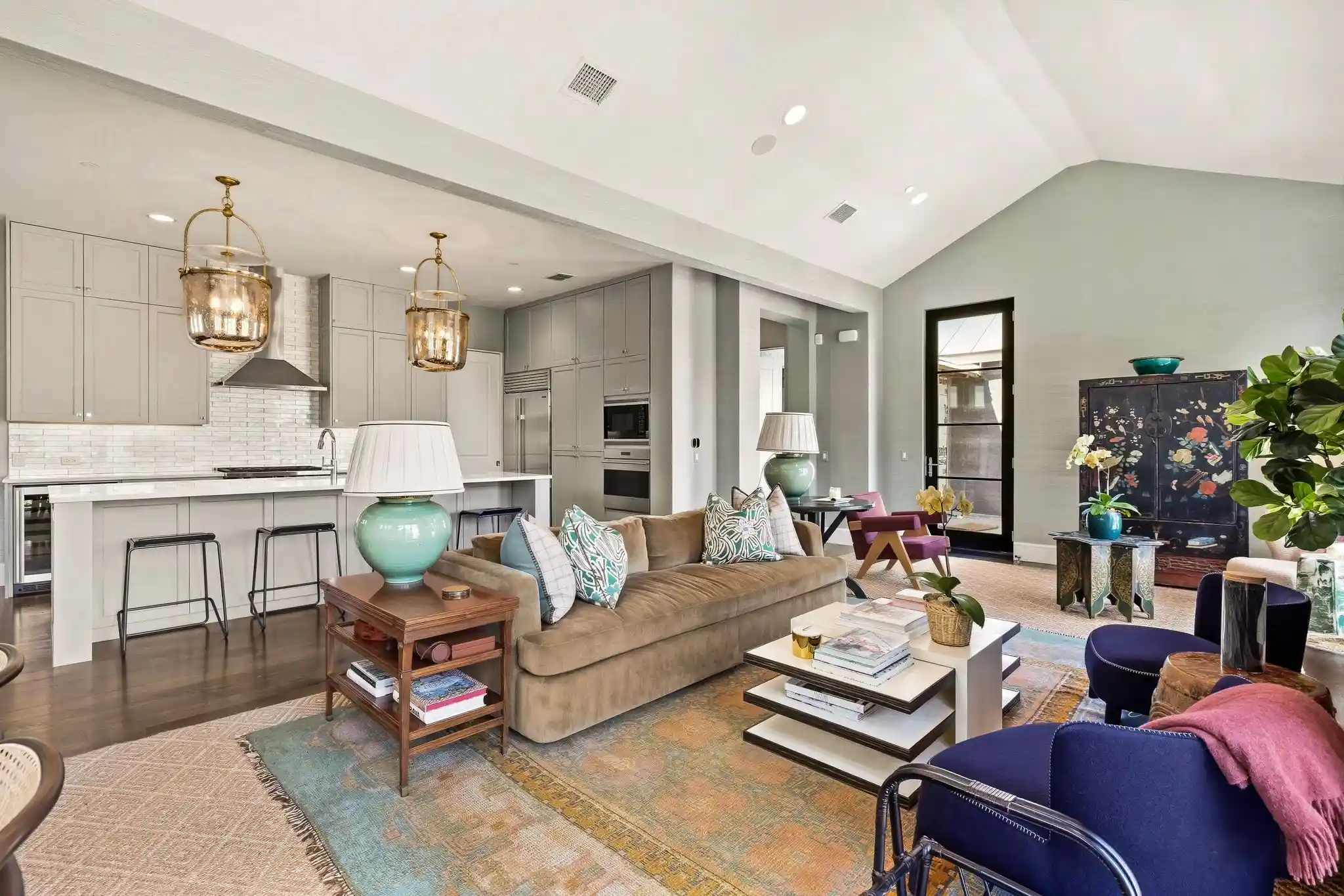 Listing Photo 1 - Condo for sale in 4502 Abbott Ave located at 4502 Abbott Ave, Highland Park, TX 75205 - Unit #307