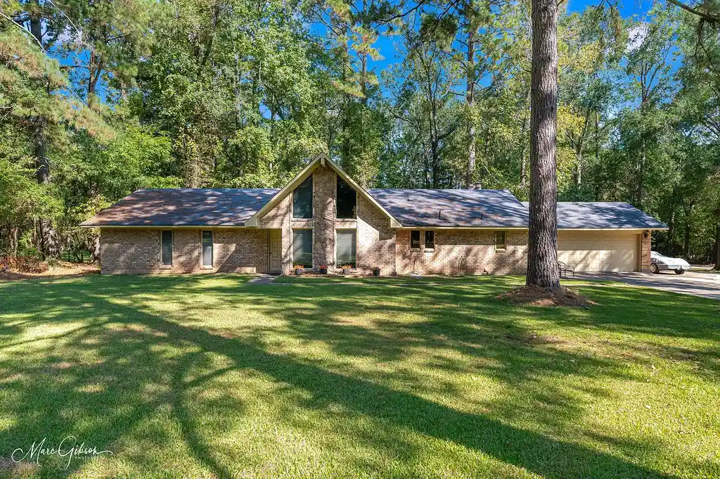 Single family home for sale at 8326 Kelly Ln, Greenwood, LA 71033 | MLS# 21407671