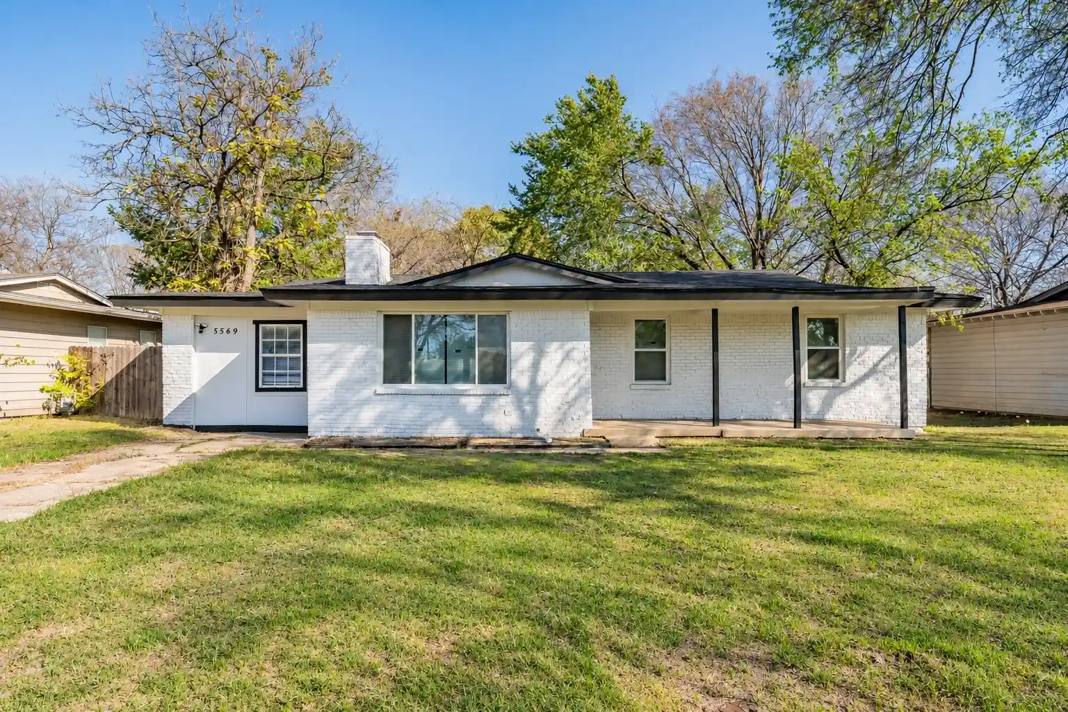 Single family home for sale at 5569 Burton Ave, Fort Worth, TX 76119 | MLS# 21404568
