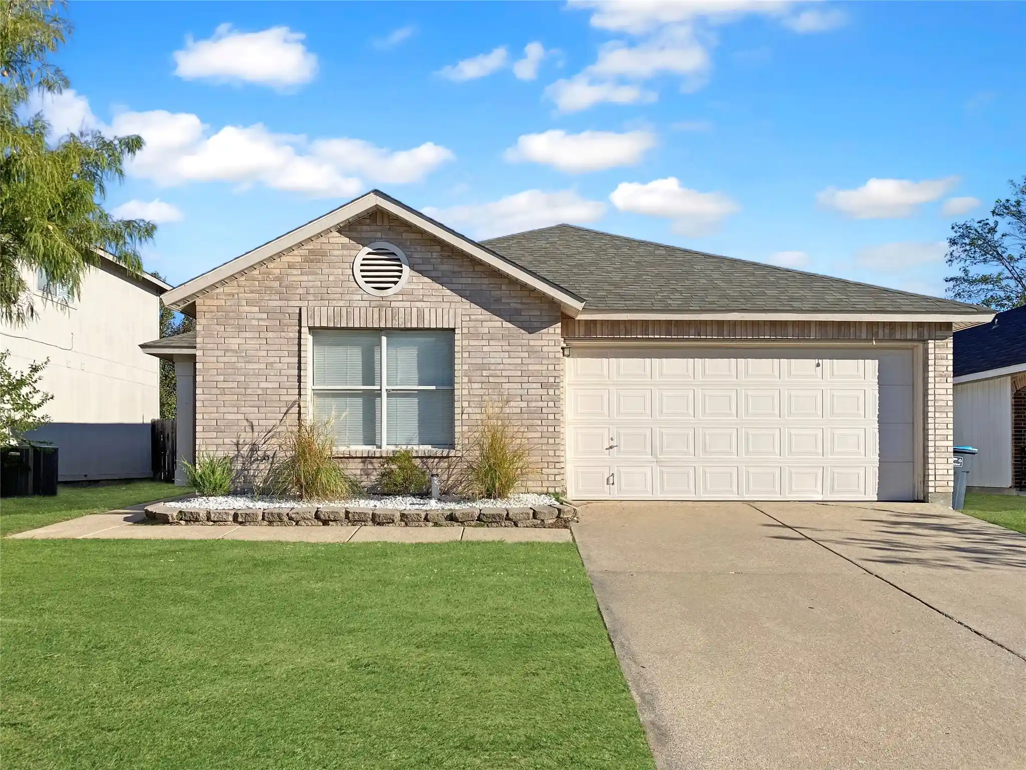 Photo 1 of Single family home for sale at 10112 Chapel Glen Ter, Fort Worth, TX 76116 | MLS# 21407934 | Listing updated on 2026-10-25