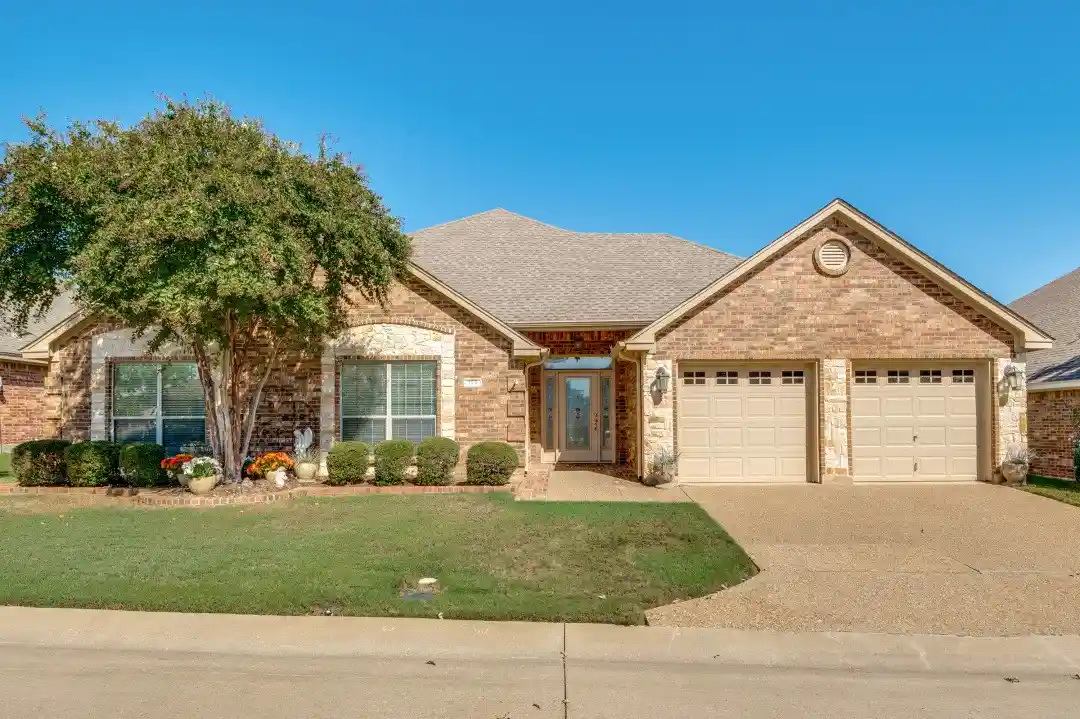 Photo 1 of Single family home for sale at 123 Crestridge Dr #11, Cedar Hill, TX 75104 | MLS# 21405237 | Listing updated on 2026-10-09