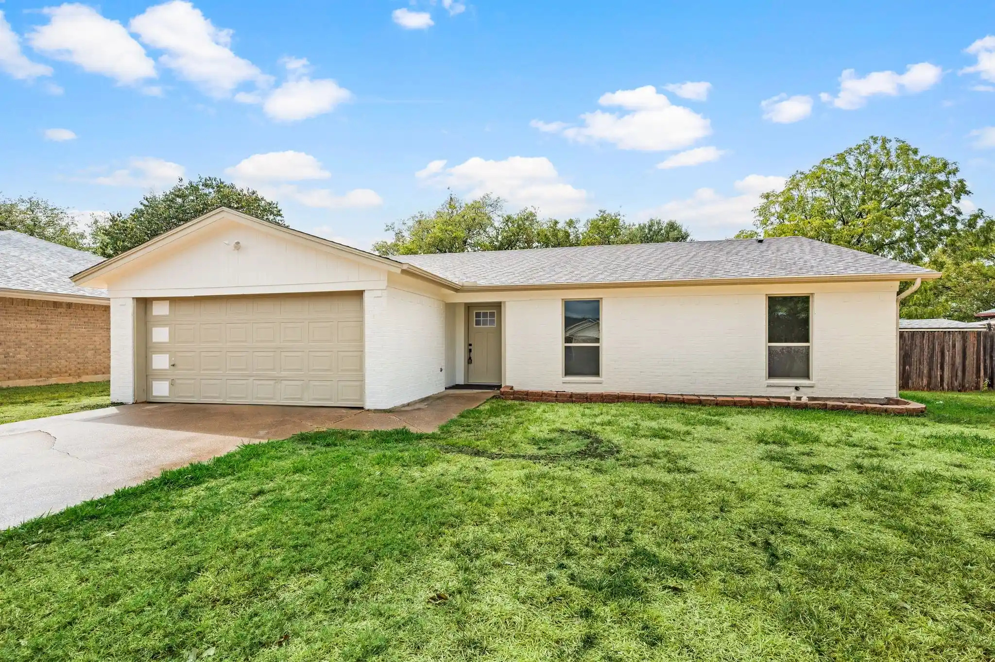 Photo 1 of Single family home for sale at 505 Emerson Dr, Euless, TX 76039 | MLS# 21407982 | Listing updated on 2026-10-10