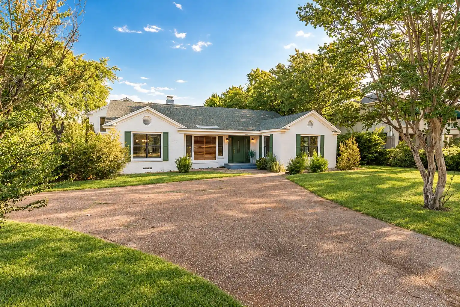 Photo 1 of Single family home for sale at 4601 Meadowbrook Dr, Fort Worth, TX 76103 | MLS# 21405828 | Listing updated on 2026-10-10
