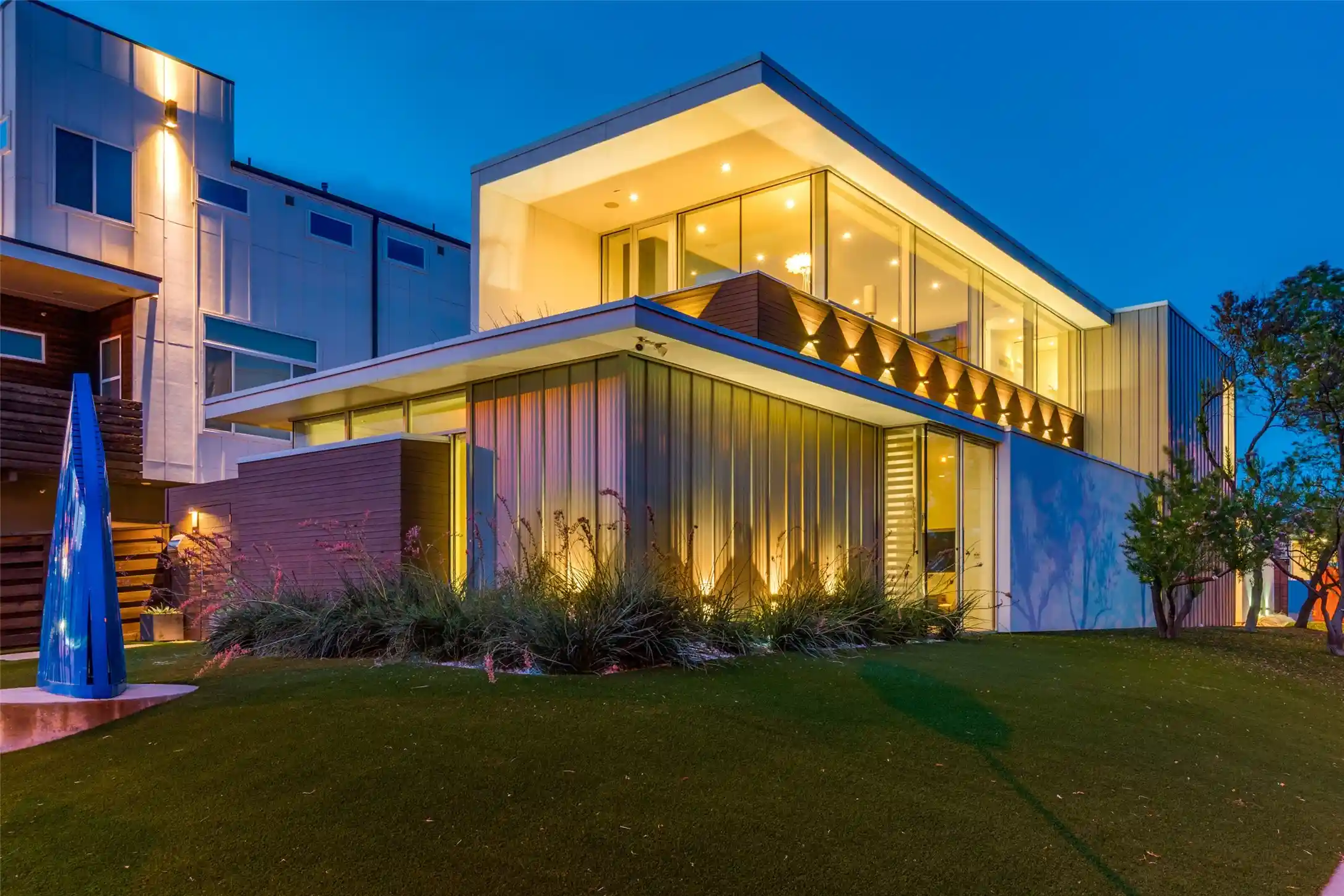 Photo 1 of Sale Pending at 2300 N Carroll Ave, Dallas, TX 75204 | MLS# 21406425 | Listing updated on 2026-10-29