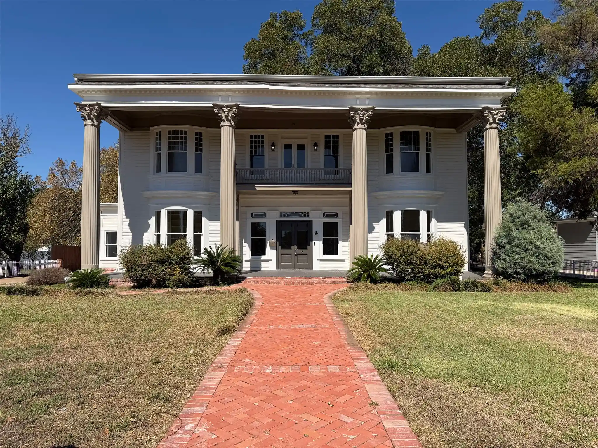 Photo 1 of Single family home for sale at 1012 W 3rd Avenue, Corsicana, TX 75110 | MLS# 21407733 | Listing updated on 2026-10-10