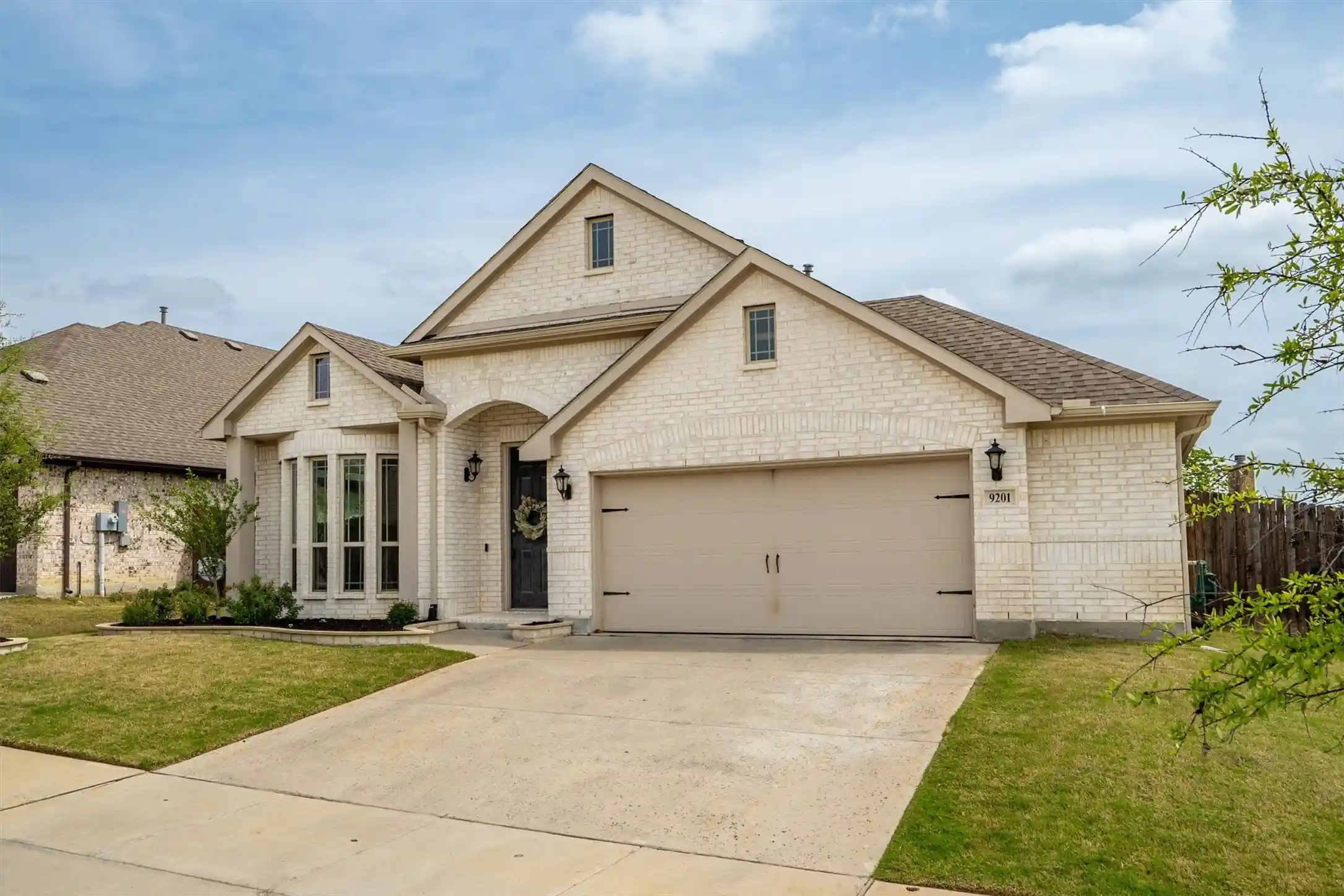 Photo 1 of Single family home for sale at 9201 Amistad Ln, Argyle, TX 76226 | MLS# 21406156 | Listing updated on 2026-10-27