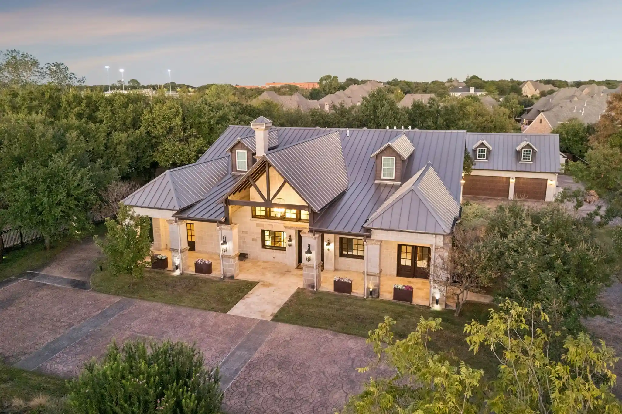 Photo 1 of Mansion for sale at 585 Shady Oaks Dr, Southlake, TX 76092 | MLS# 21407257 | Listing updated on 2026-10-27