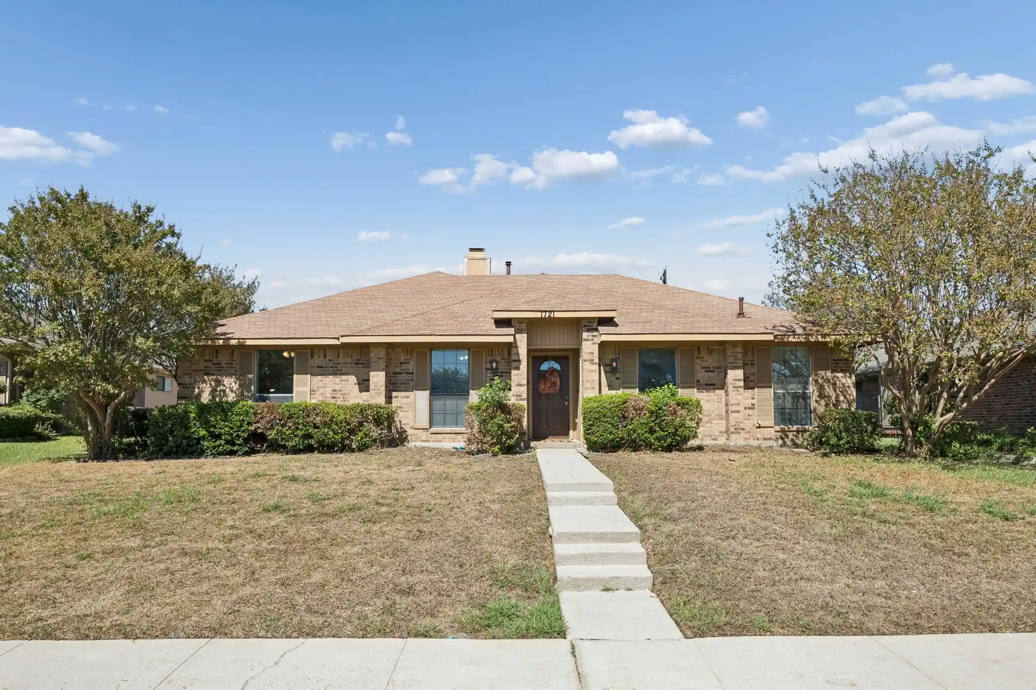Photo 1 of Single family home for sale at 1721 Paxton Dr, Carrollton, TX 75007 | MLS# 21406019 | Listing updated on 2026-10-10