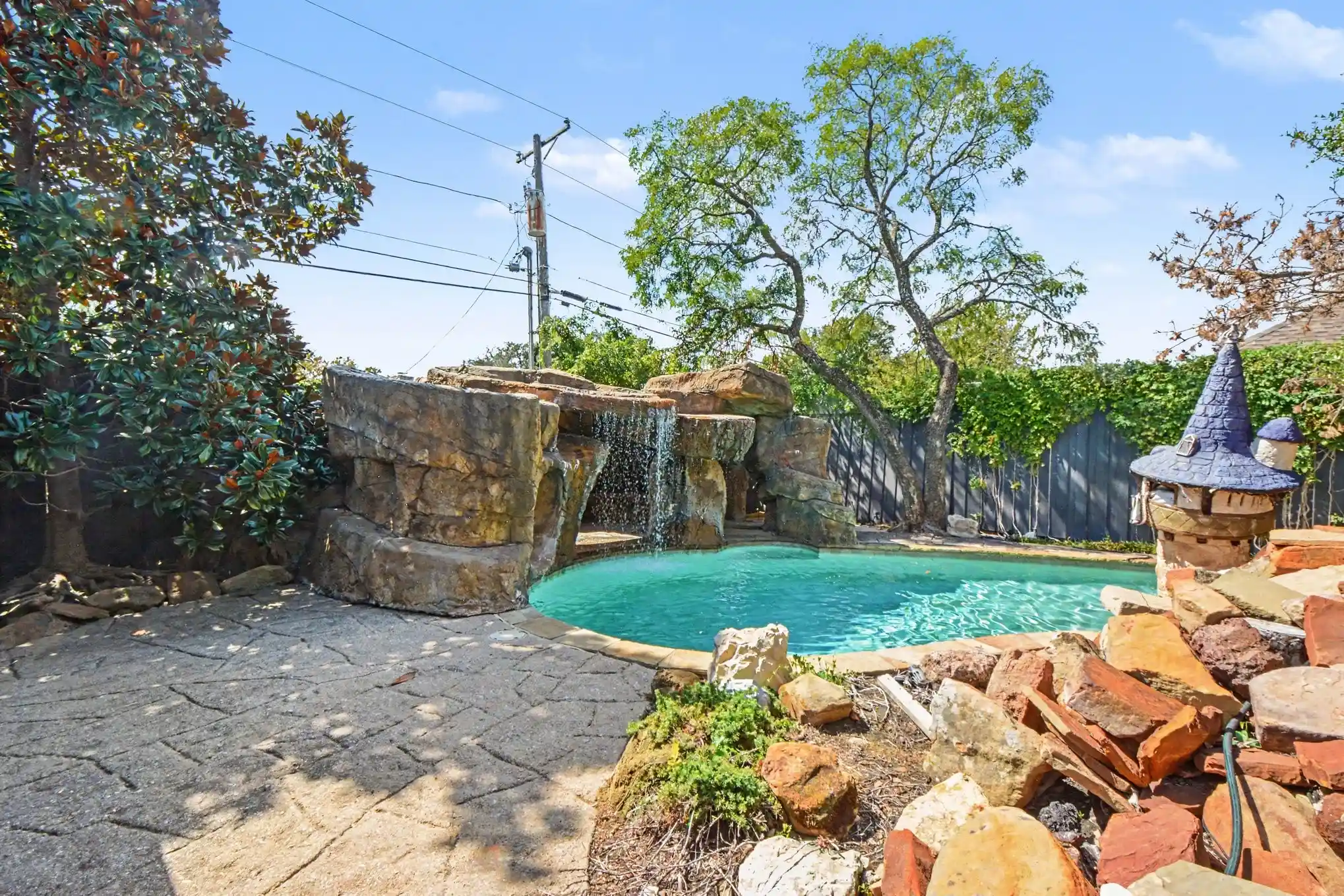 Photo 1 of Single family home for sale at 18824 Fortson Ave, Dallas, TX 75252 | MLS# 21400869 | Listing updated on 2026-10-25