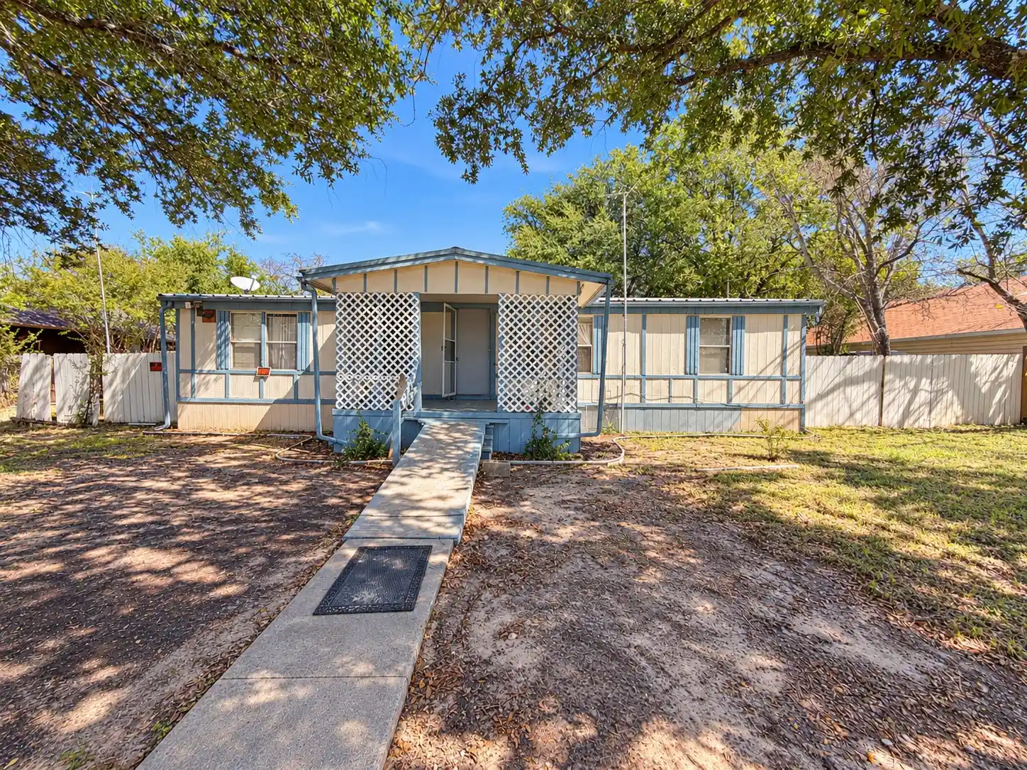 Manufactured home for sale at 309 Boyd St, Cleburne, TX 76031 | MLS# 21408258