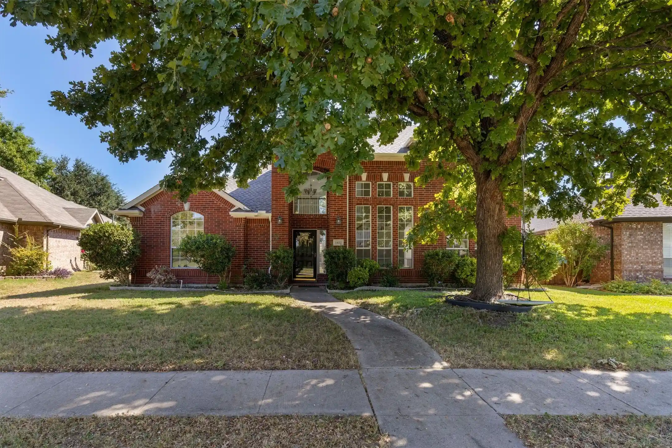 Photo 1 of Sale Pending at 1422 Suzanne Dr, Allen, TX 75002 | MLS# 21404973 | Listing updated on 2026-10-25