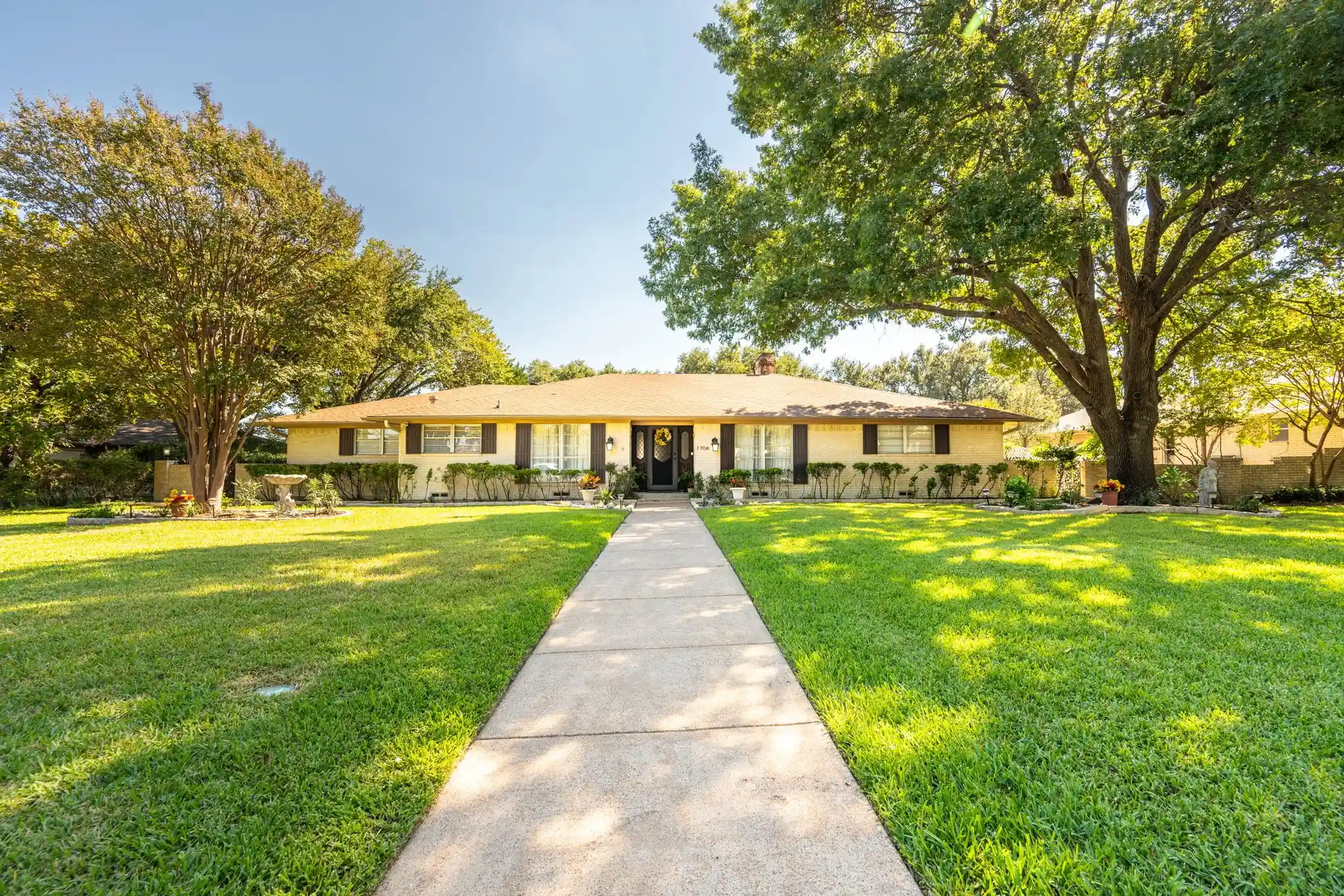 Photo 1 of Single family home for sale at 1706 Dakota Dr, Garland, TX 75043 | MLS# 21408198 | Listing updated on 2026-10-11