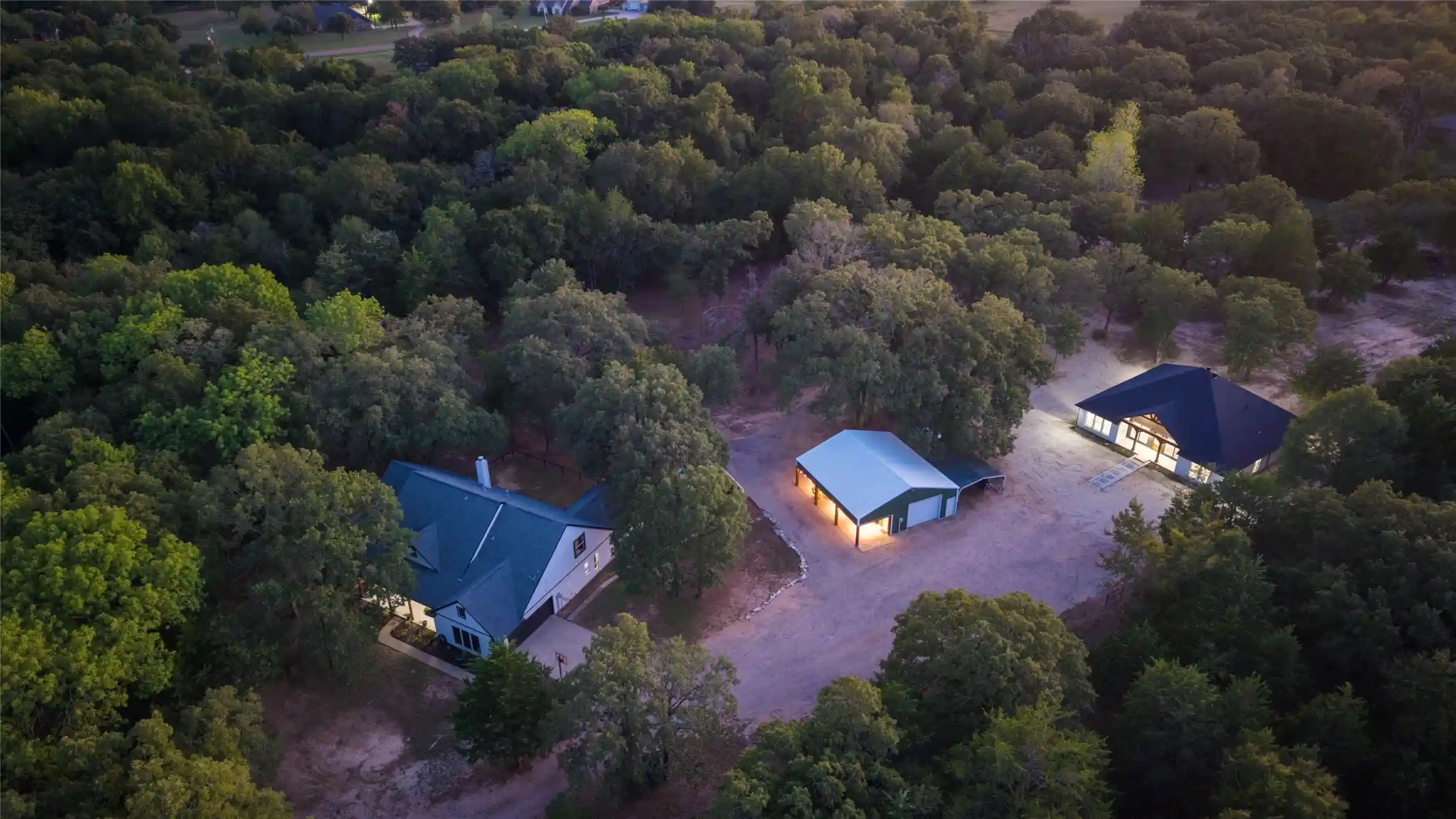 Photo 1 of Mansion for sale at 6850 & 6852 Deer Trl, Quinlan, TX 75474 | MLS# 21406517 | Listing updated on 2026-10-24