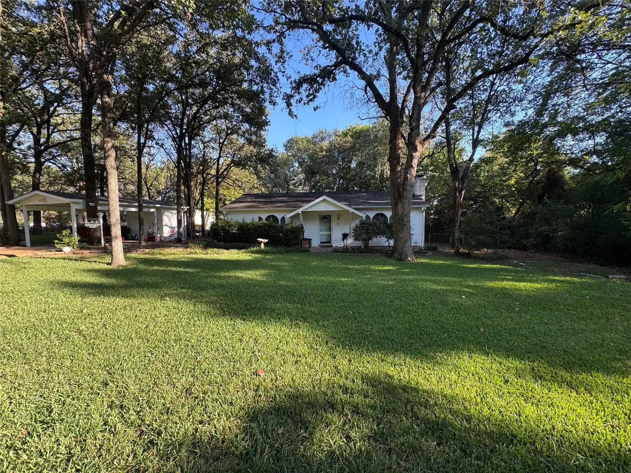 Photo 1 of Single family home for sale at 115 Seaside Dr, Gun Barrel City, TX 75156 | MLS# 21408520 | Listing updated on 2026-10-25