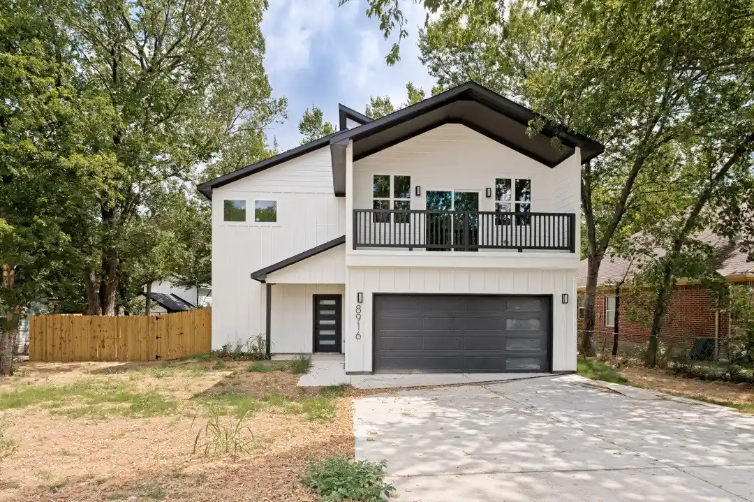 Photo 1 of Single family home for sale at 8916 Whitehall Ln, Dallas, TX 75232 | MLS# 21408650 | Listing updated on 2026-10-17