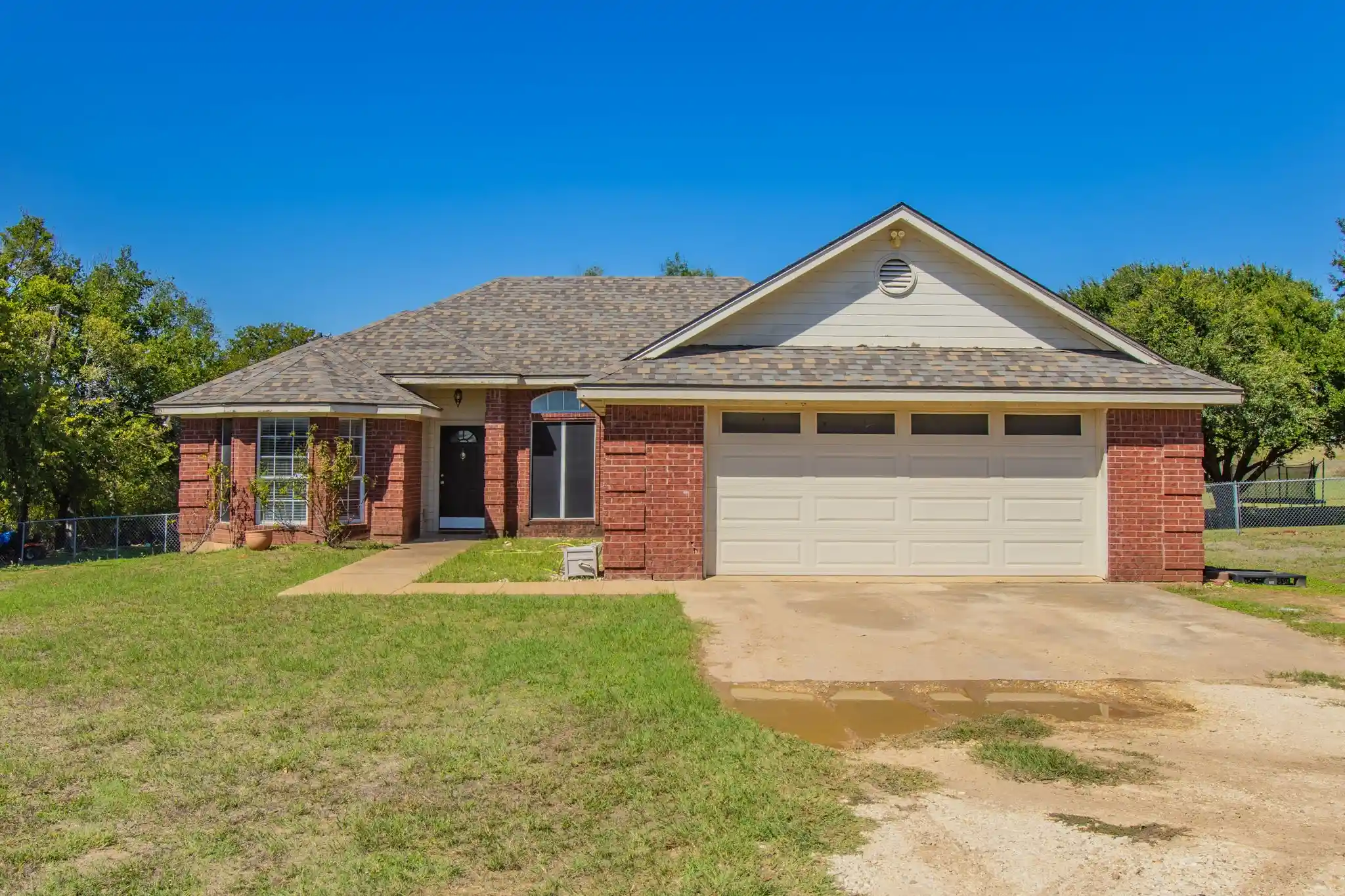 Photo 1 of Single family home for sale at 4930 Spring Valley Rd, Lorena, TX 76655 | MLS# 21408670 | Listing updated on 2026-10-24