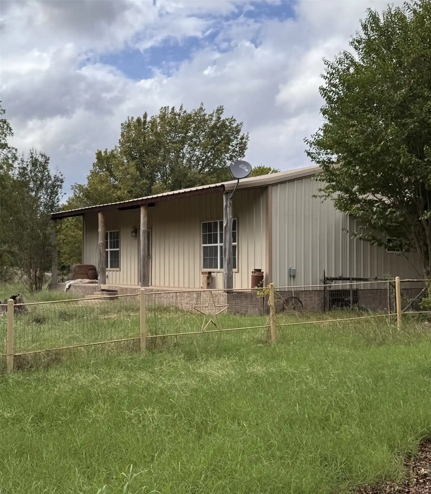 Photo 1 of Single family home for sale at 1401 Indian Camp Rd, Weatherford, TX 76088 | MLS# 21408712 | Listing updated on 2026-10-15