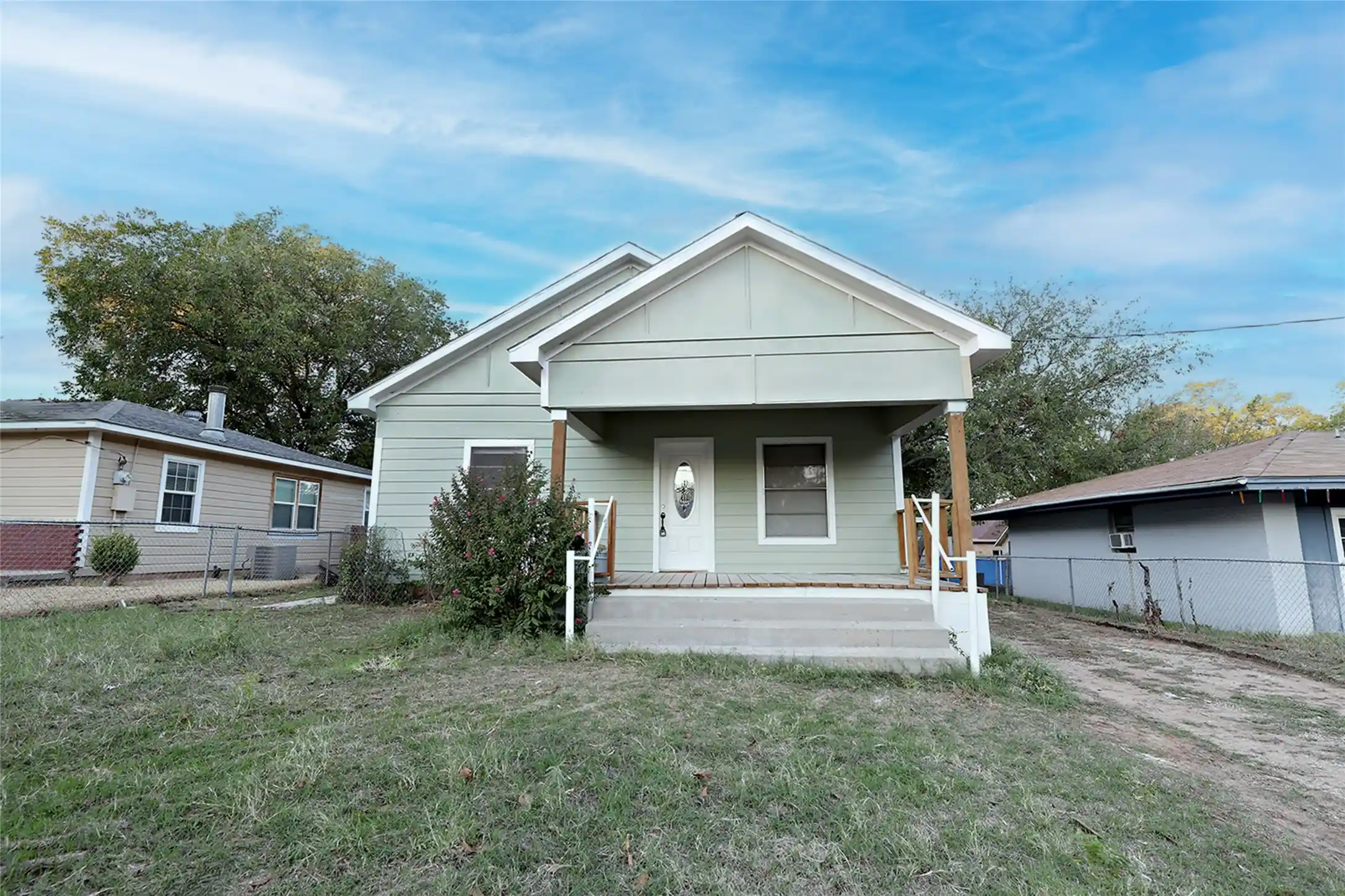 Photo 1 of Single family home for sale at 507 Orchard St, Bowie, TX 76230 | MLS# 21407651 | Listing updated on 2026-10-29