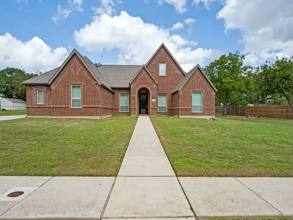 Photo 1 of Single family home for sale at 8301 Woods Ln, North Richland Hills, TX 76182 | MLS# 21408148 | Listing updated on 2026-10-29