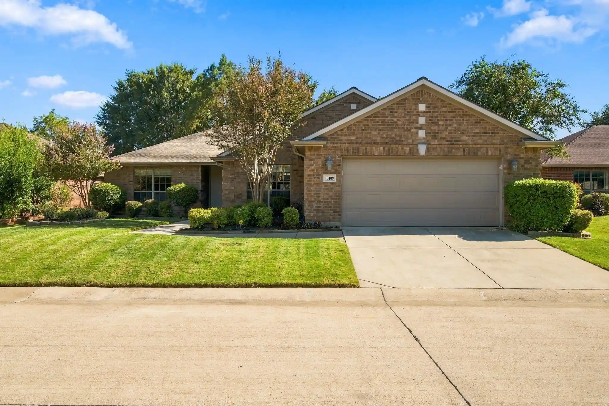Photo 1 of Single family home for sale at 10409 Murray S Johnson St, Denton, TX 76207 | MLS# 21404121 | Listing updated on 2026-10-25