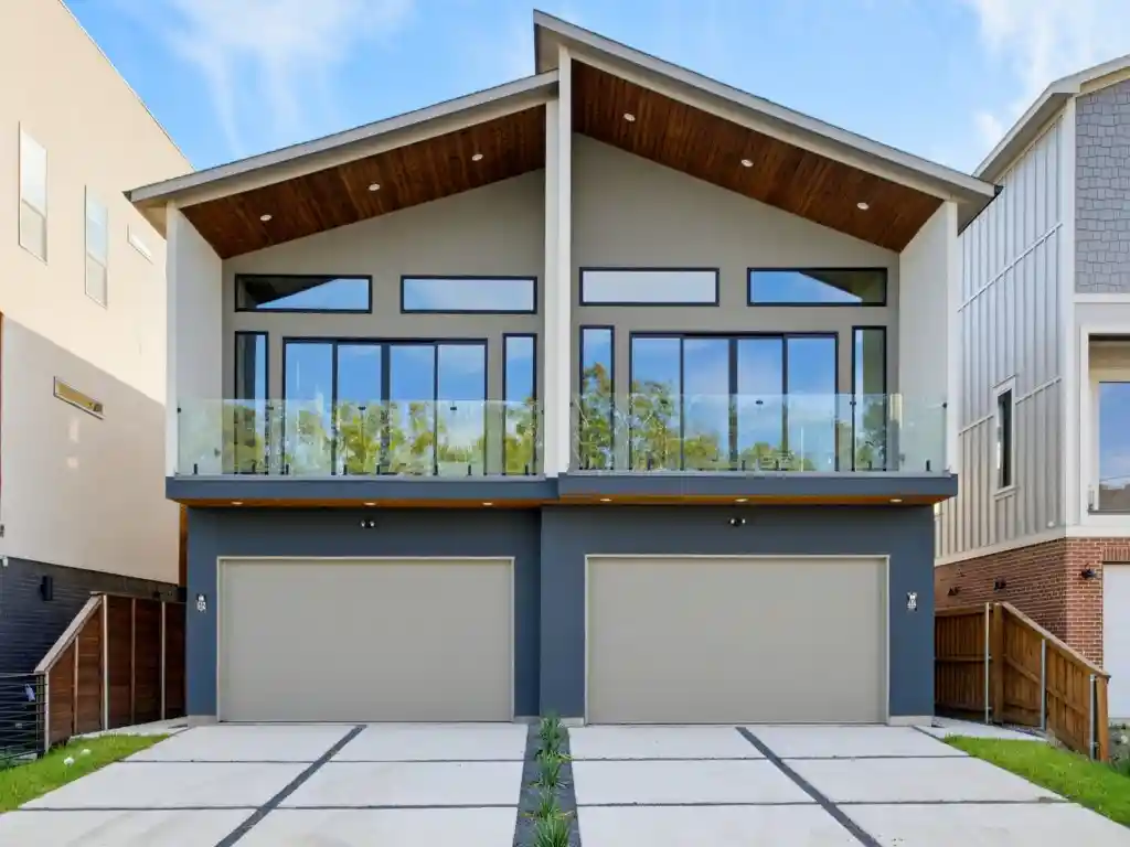Photo 1 of Multi family home for sale at 412 & 414 Ave L, Dallas, TX 75203 | MLS# 21408761 | Listing updated on 2026-10-11