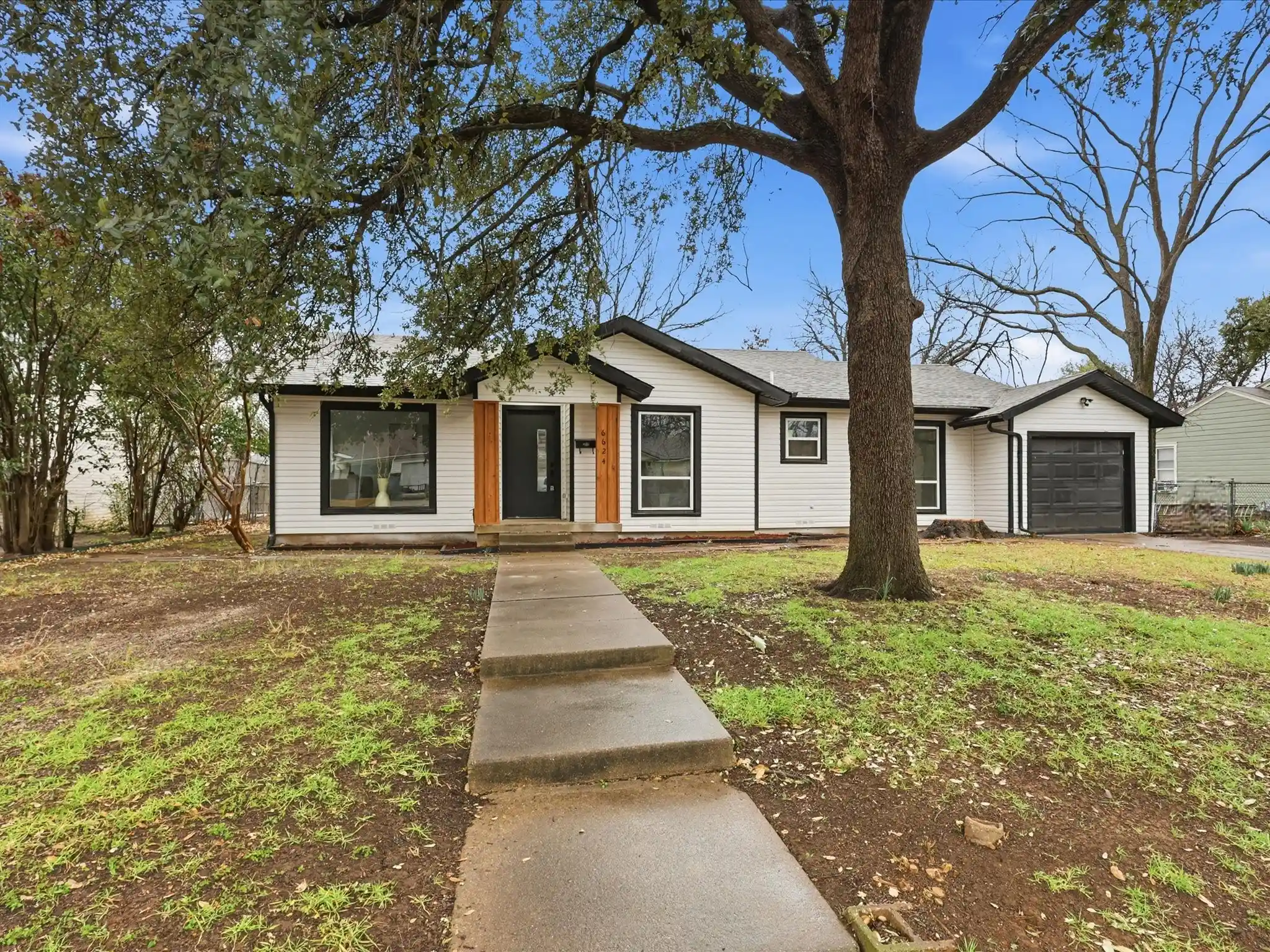 Photo 1 of Single family home for sale at 6624 Reeves St, Richland Hills, TX 76118 | MLS# 21408534 | Listing updated on 2026-10-10