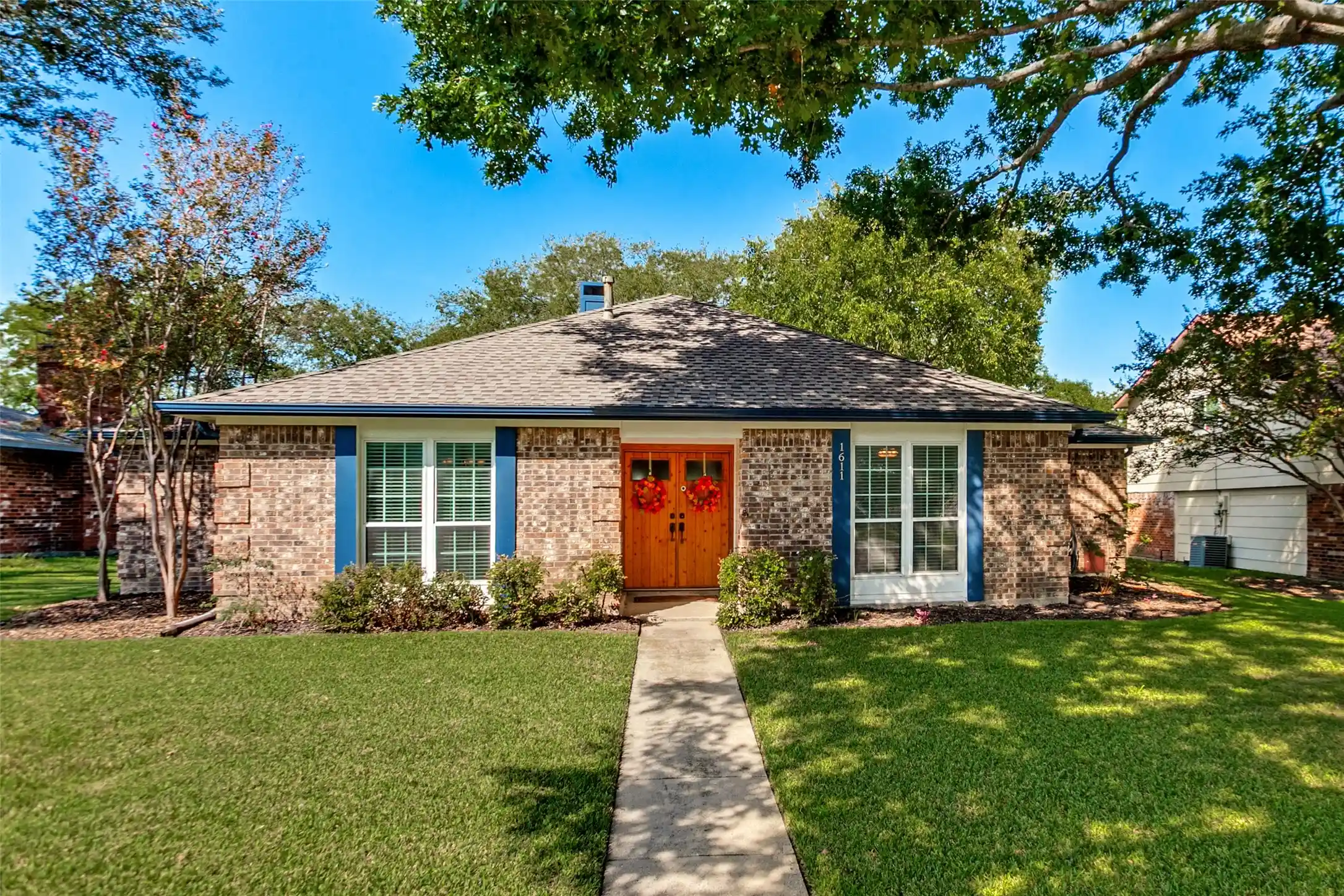 Photo 1 of Single family home for sale at 1611 Barclay Dr, Richardson, TX 75081 | MLS# 21408798 | Listing updated on 2026-10-10