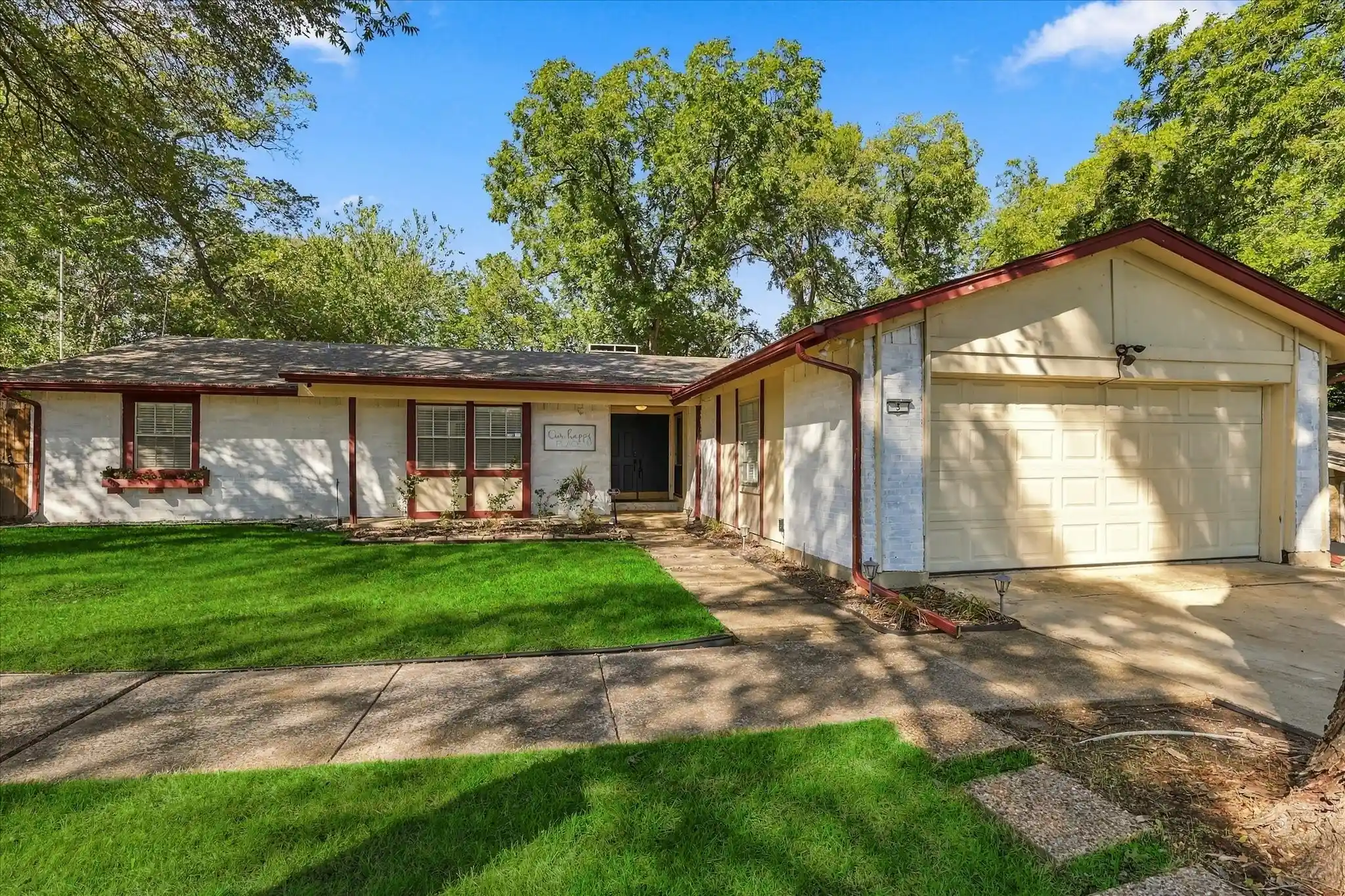 Single family home for sale at 3 Eastlane Pl, Plano, TX 75074 | MLS# 21406717
