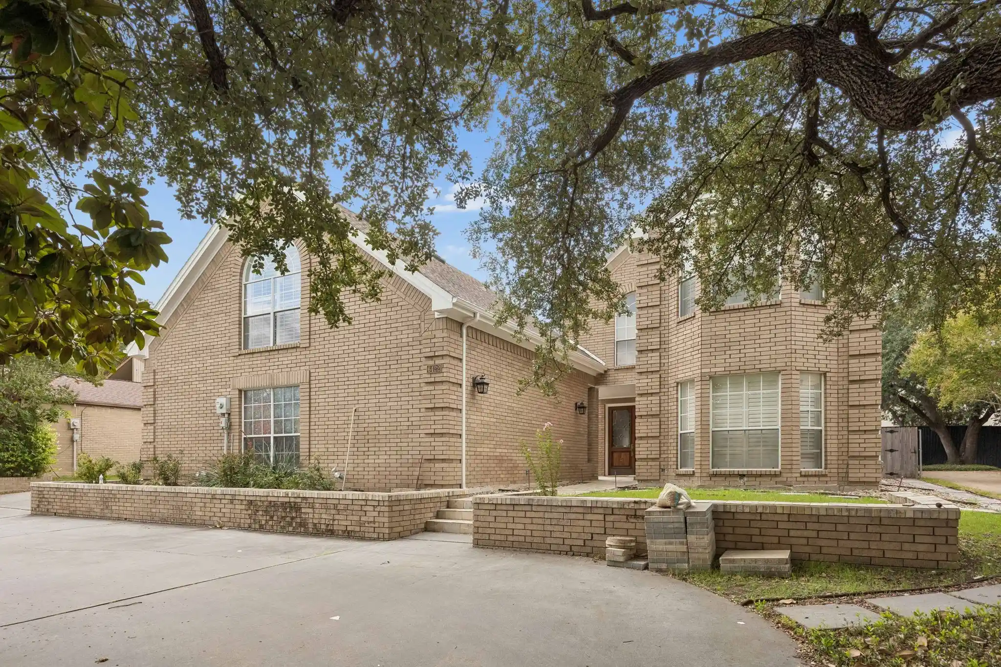 Single family home for sale at 6422 Covecreek Pl, Dallas, TX 75240 | MLS# 21406255