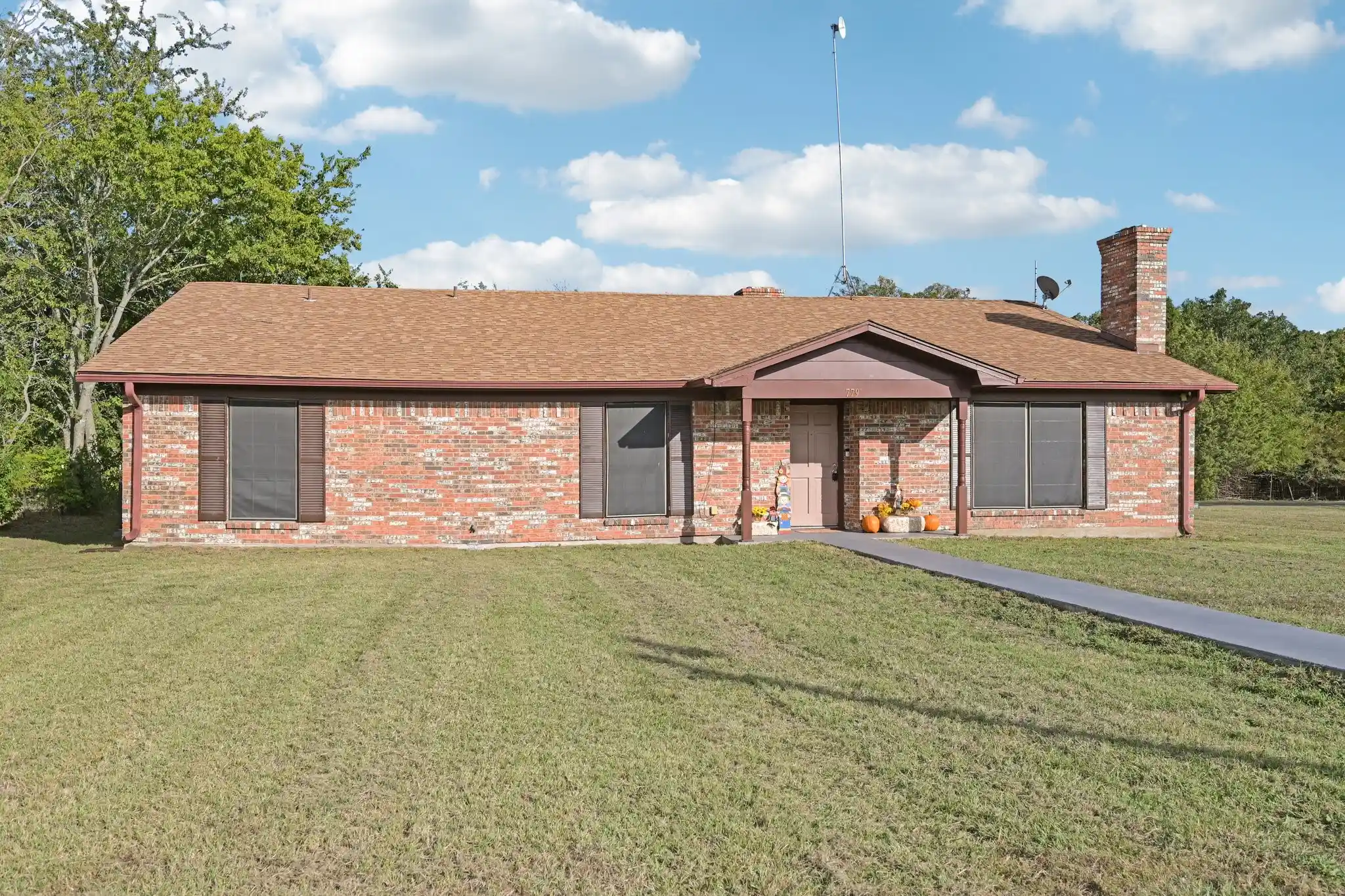 Photo 1 of Single family home for sale at 779 County Rd 4123, Greenville, TX 75401 | MLS# 21408952 | Listing updated on 2026-10-27
