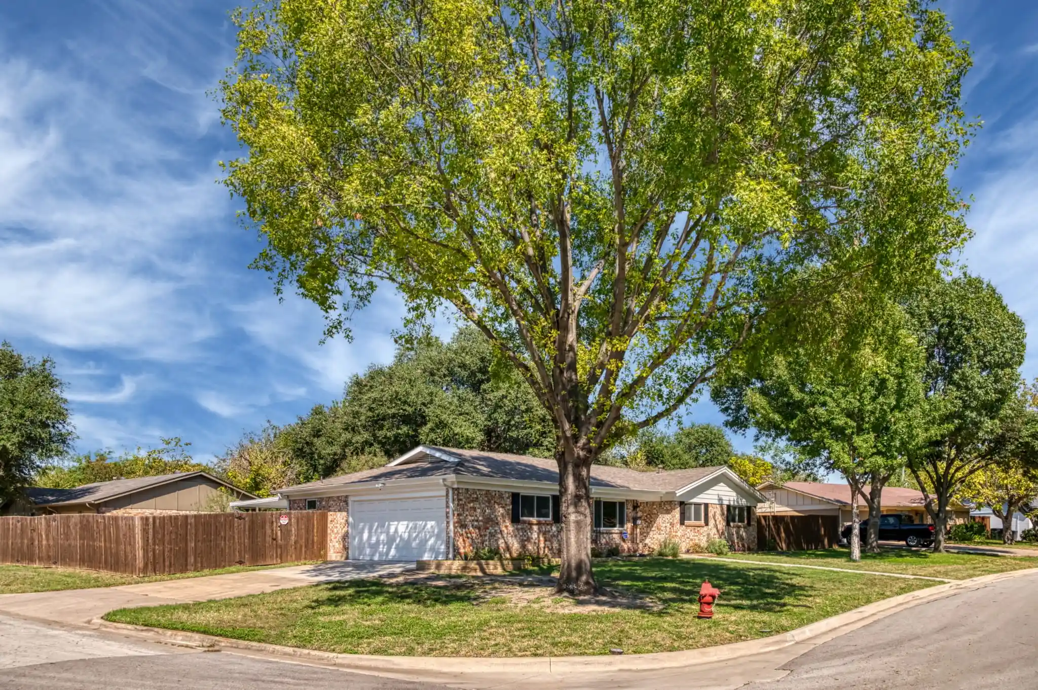 Photo 1 of Single family home for sale at 7601 Noreast Dr, North Richland Hills, TX 76180 | MLS# 21408966 | Listing updated on 2026-10-25