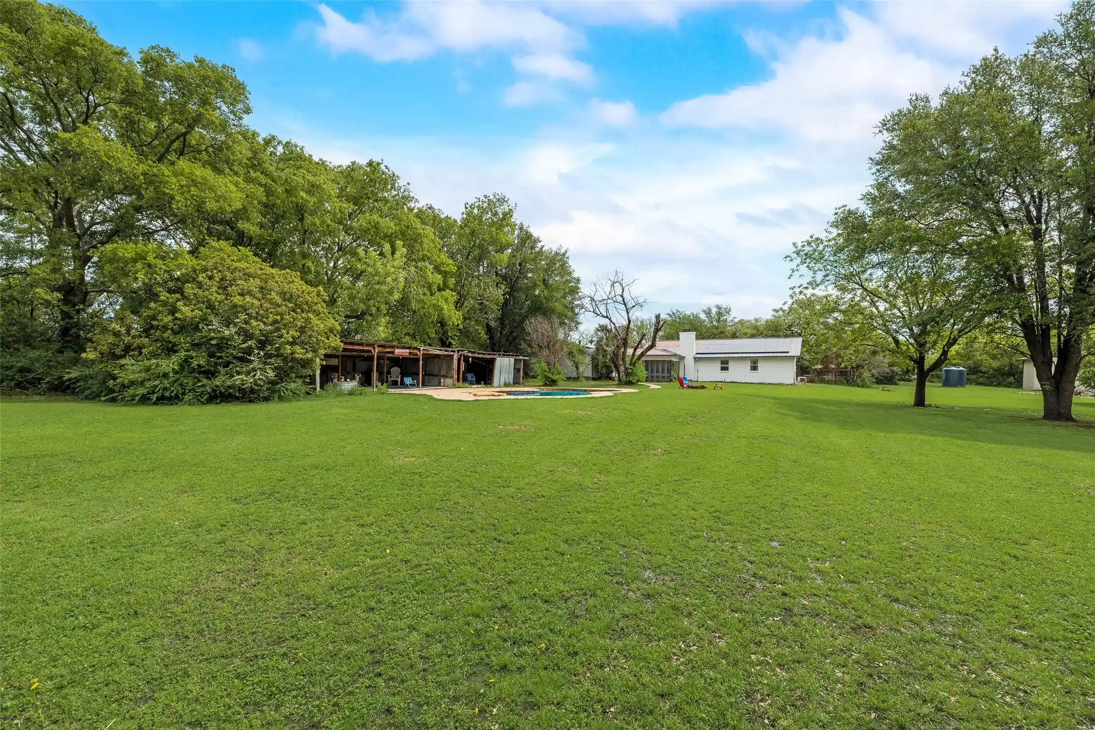 Single family home for sale at 1809 N Trinity Rd, Denton, TX 76208 | MLS# 21409013
