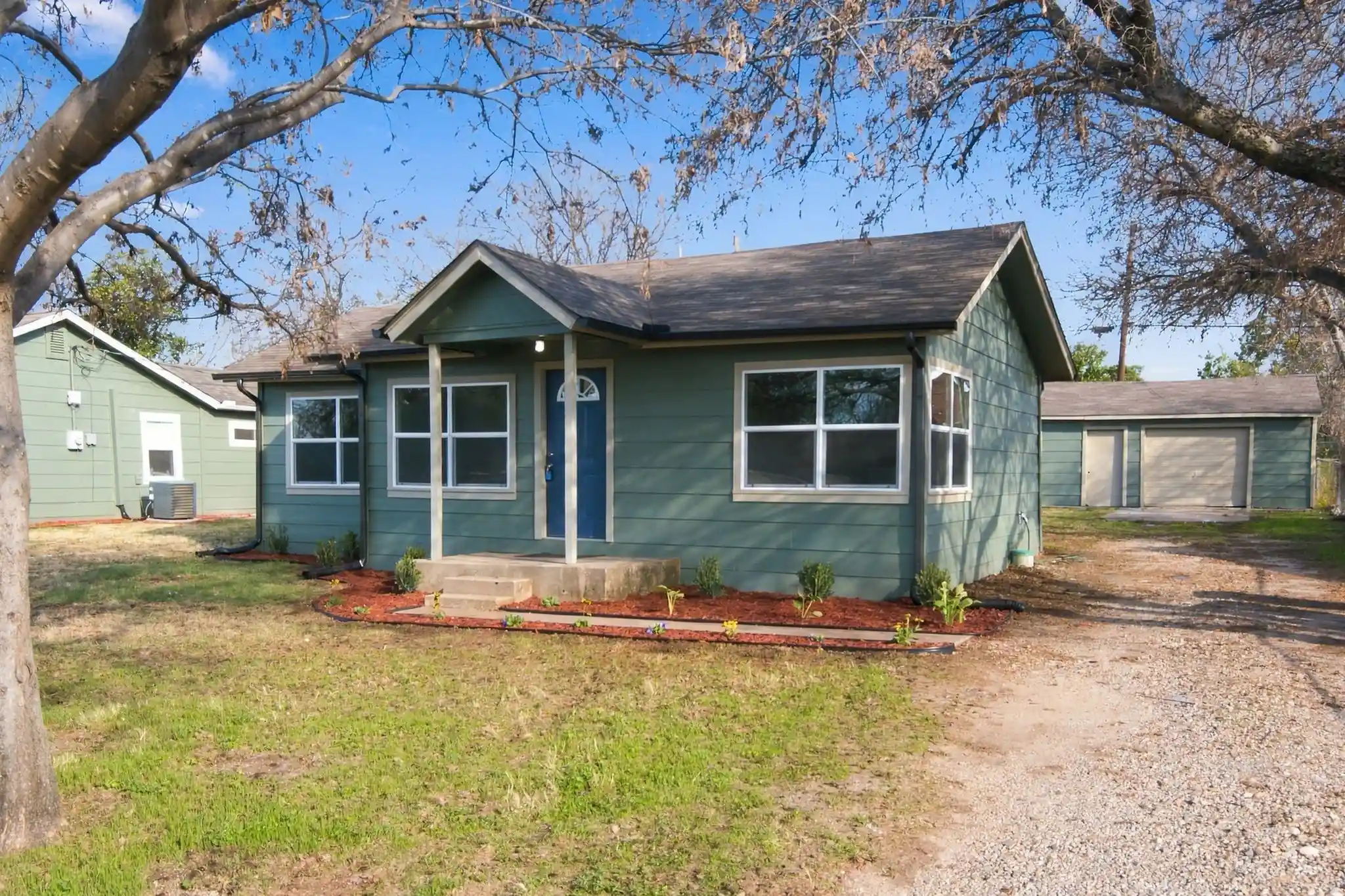 Single family home for sale at 8814 Spaugh Ct, Fort Worth, TX 76108 | MLS# 21409114