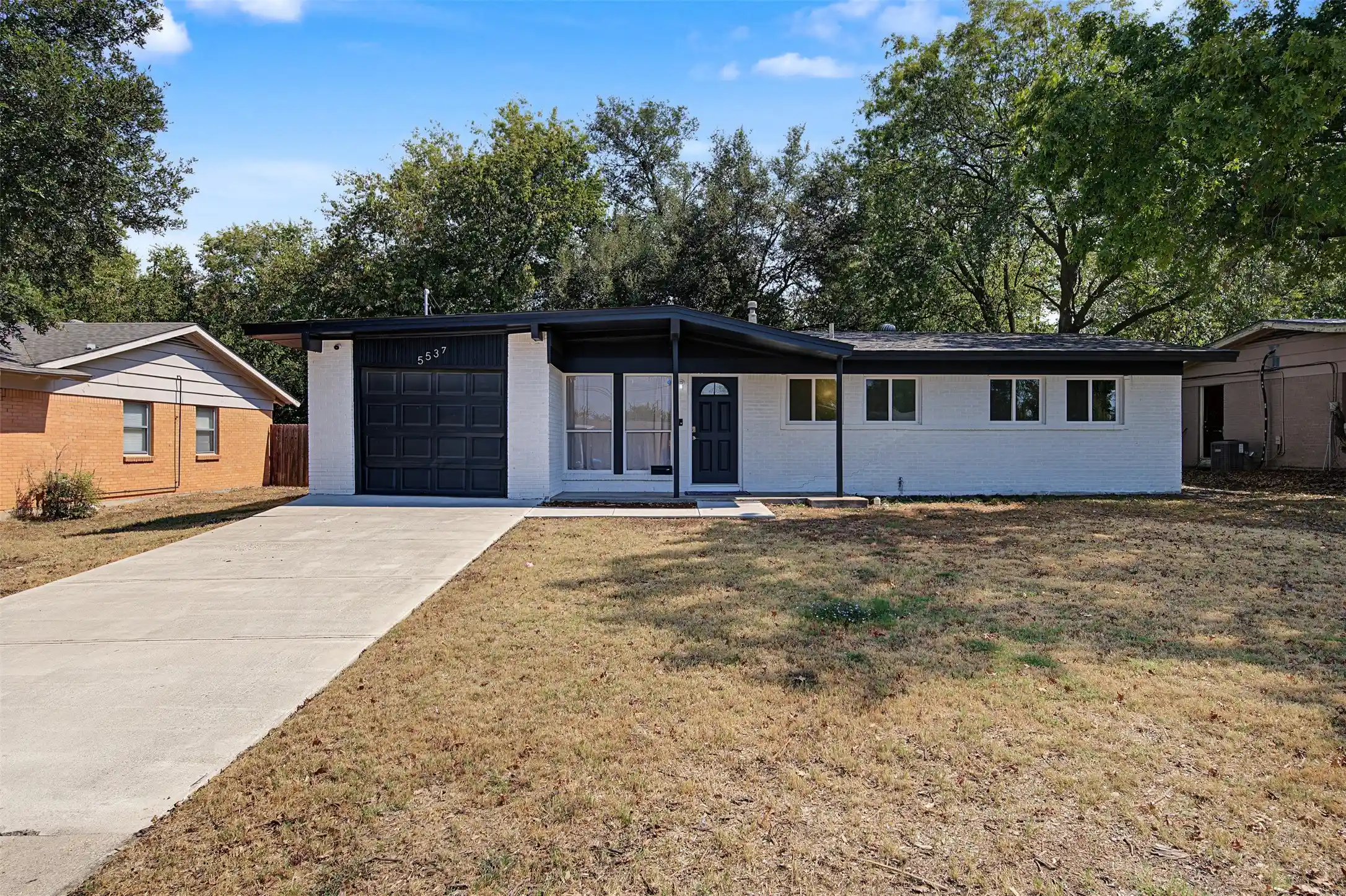 Photo 1 of Single family home for sale at 5537 Wheaton Dr, Fort Worth, TX 76133 | MLS# 21409189 | Listing updated on 2026-10-12